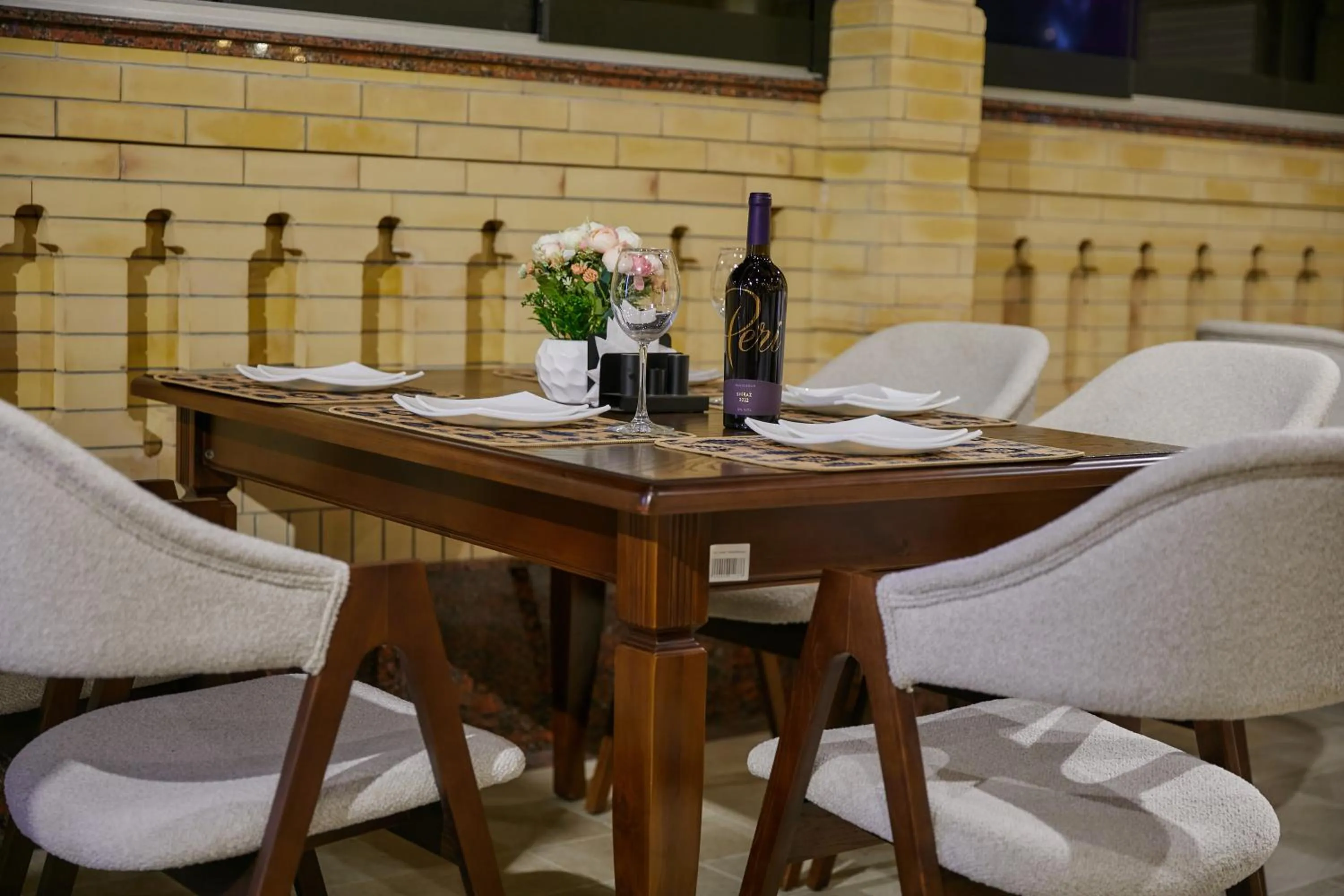 Restaurant/places to eat in Shaxzoda Elite Hotel