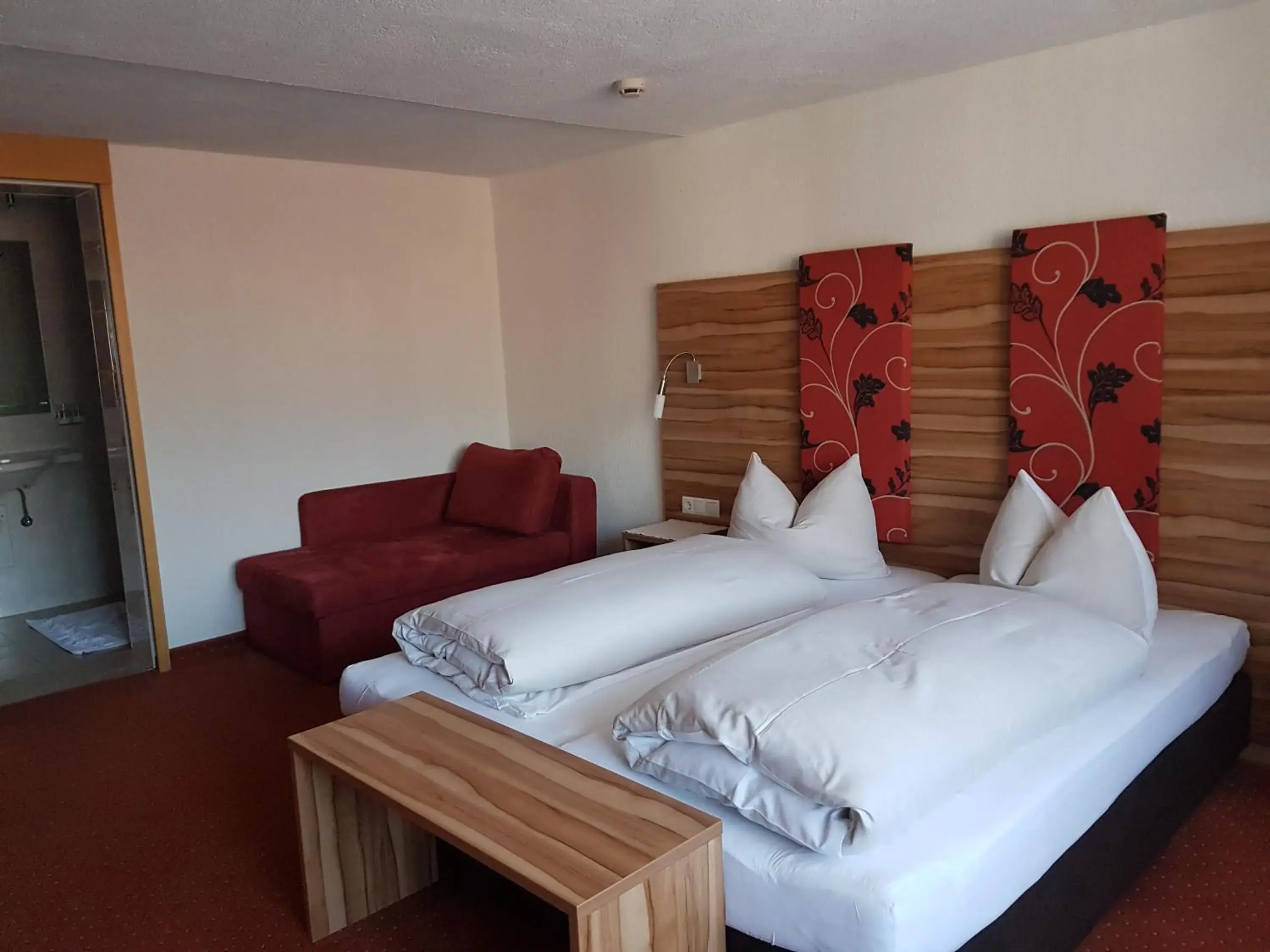 Basic Triple Room in Gasthof Pension Alpenblick Basic Triple Room in Gasthof Pension Alpenblick