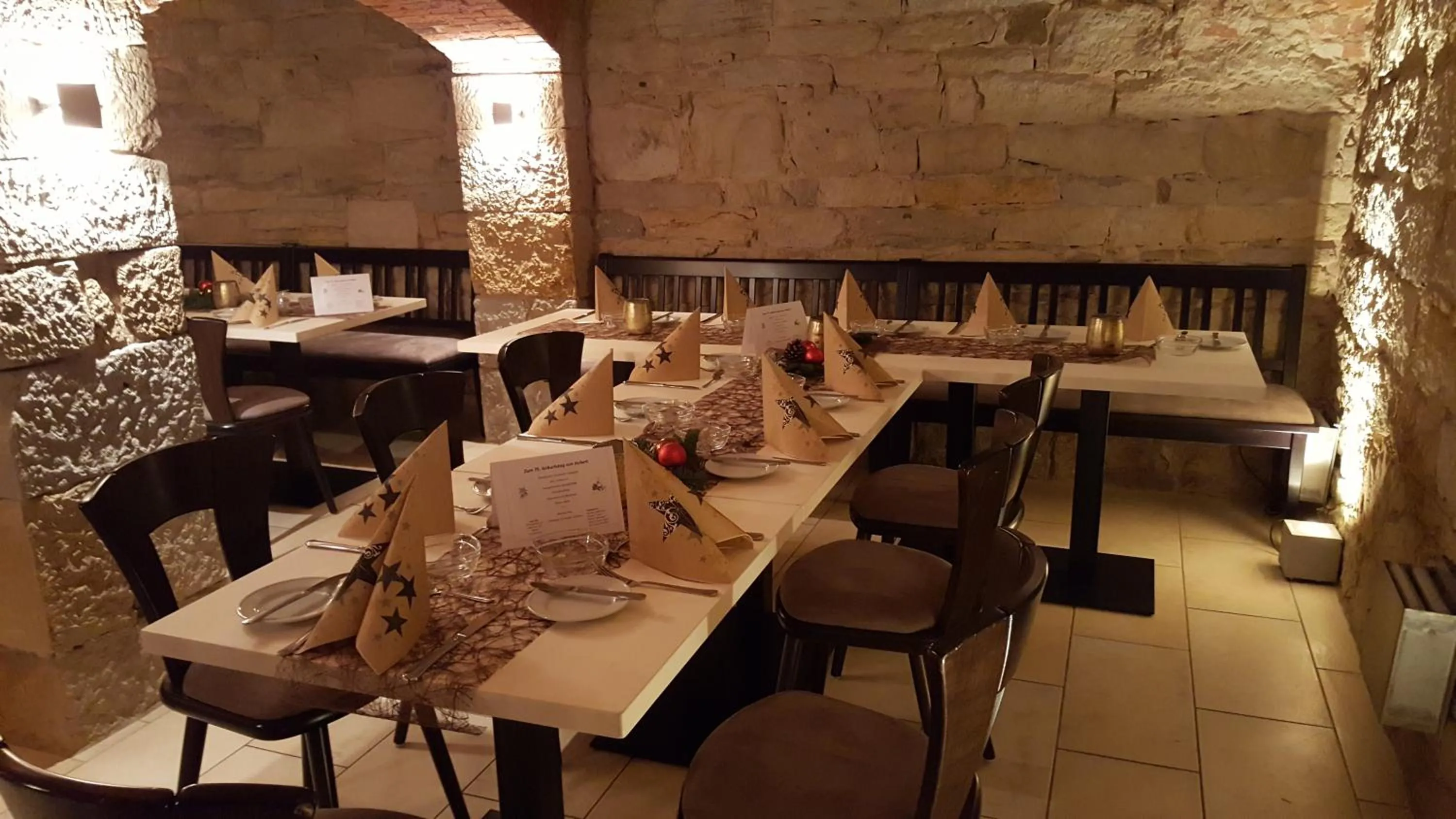 Restaurant/places to eat in Hotel Xtra Gleis