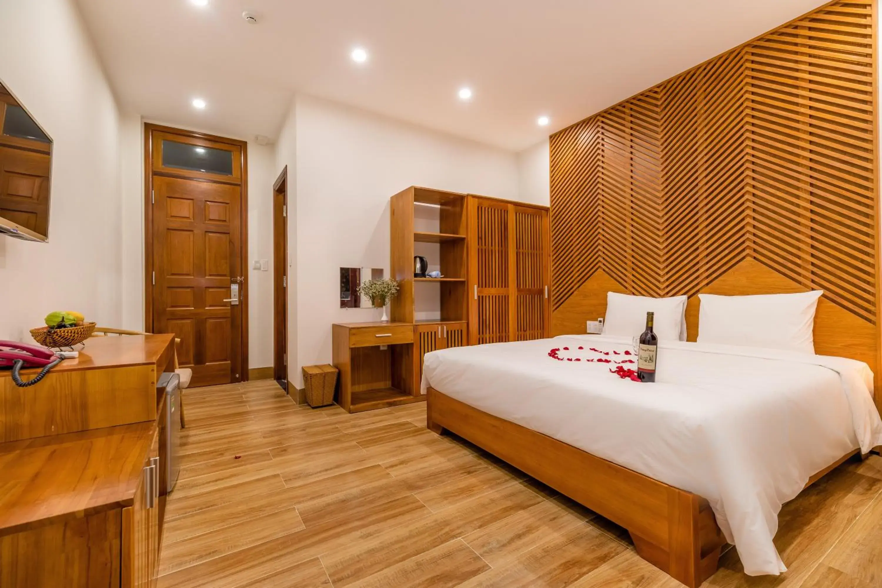 Deluxe Queen Room with Balcony in Phong Phu Villa Hoi An Deluxe Queen Room with Balcony in Phong Phu Villa Hoi An