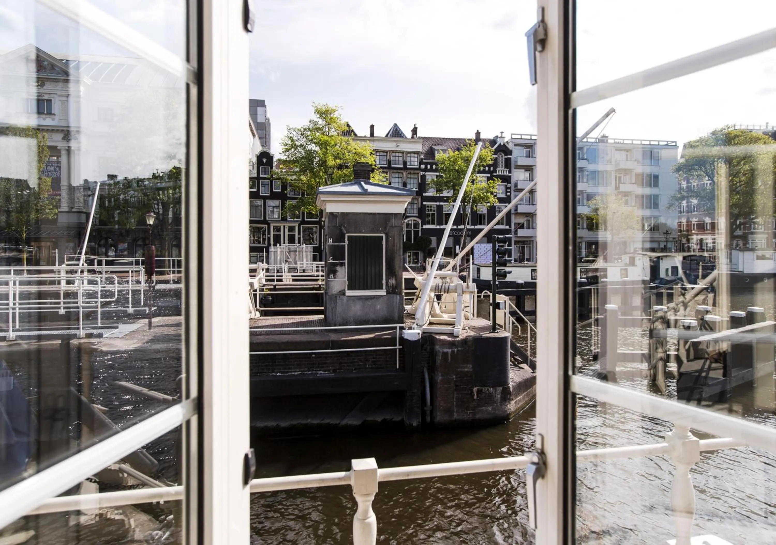 Property building in SWEETS - Amstelschutsluis