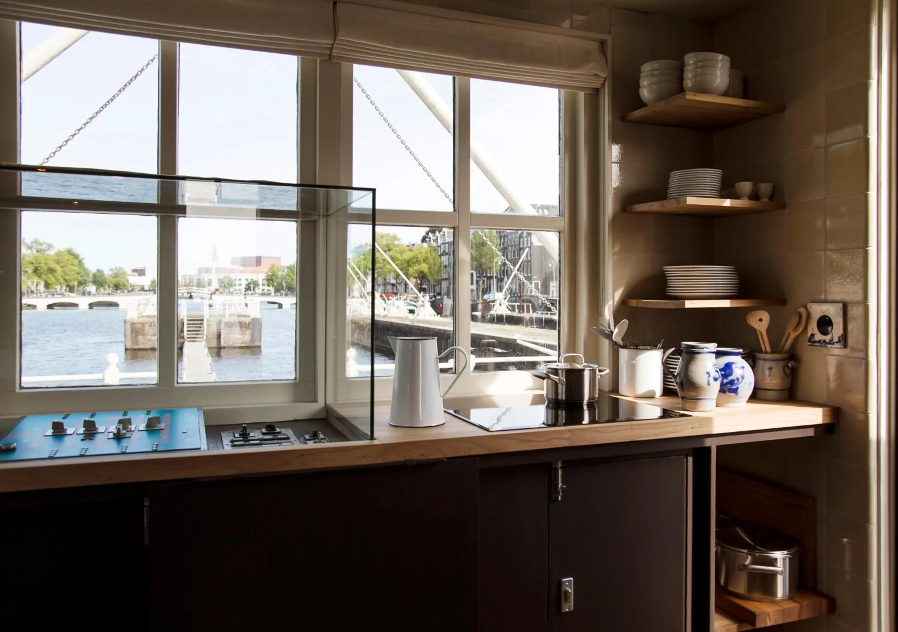 Nearby landmark in SWEETS - Amstelschutsluis