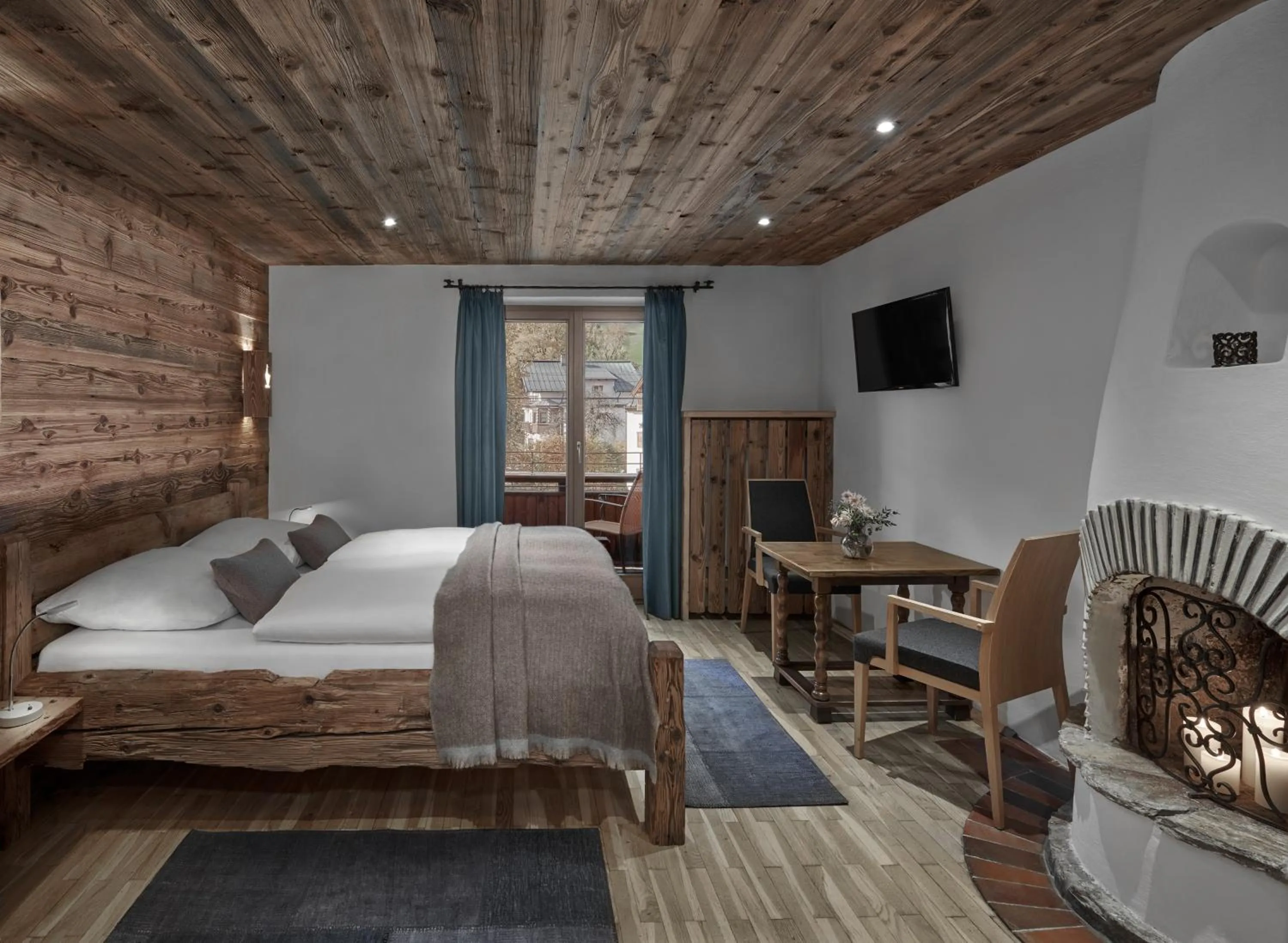 Photo of the whole room, Bed in Hotel Goldener Greif