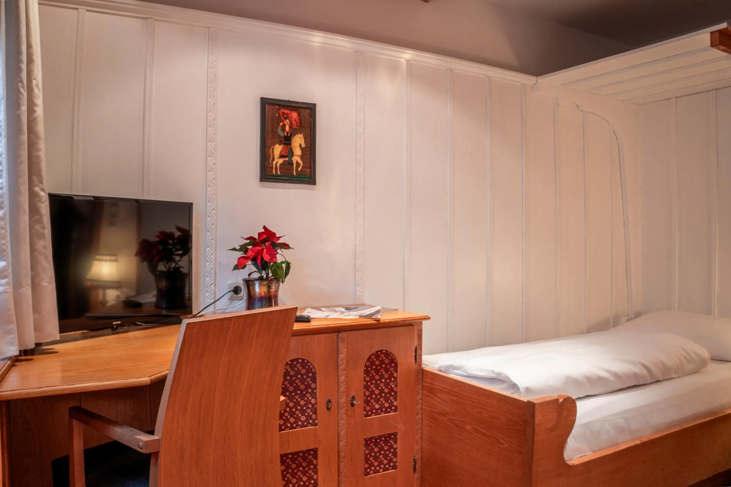 Bed in Hotel Goldener Greif