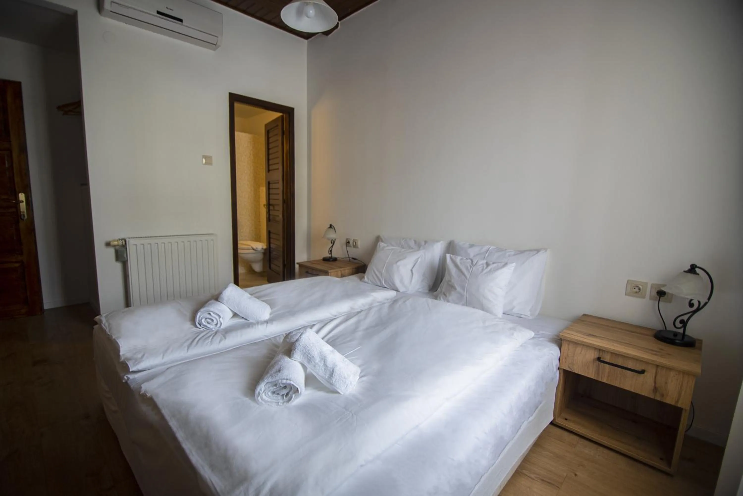 Bed in Jégverem Fogadó