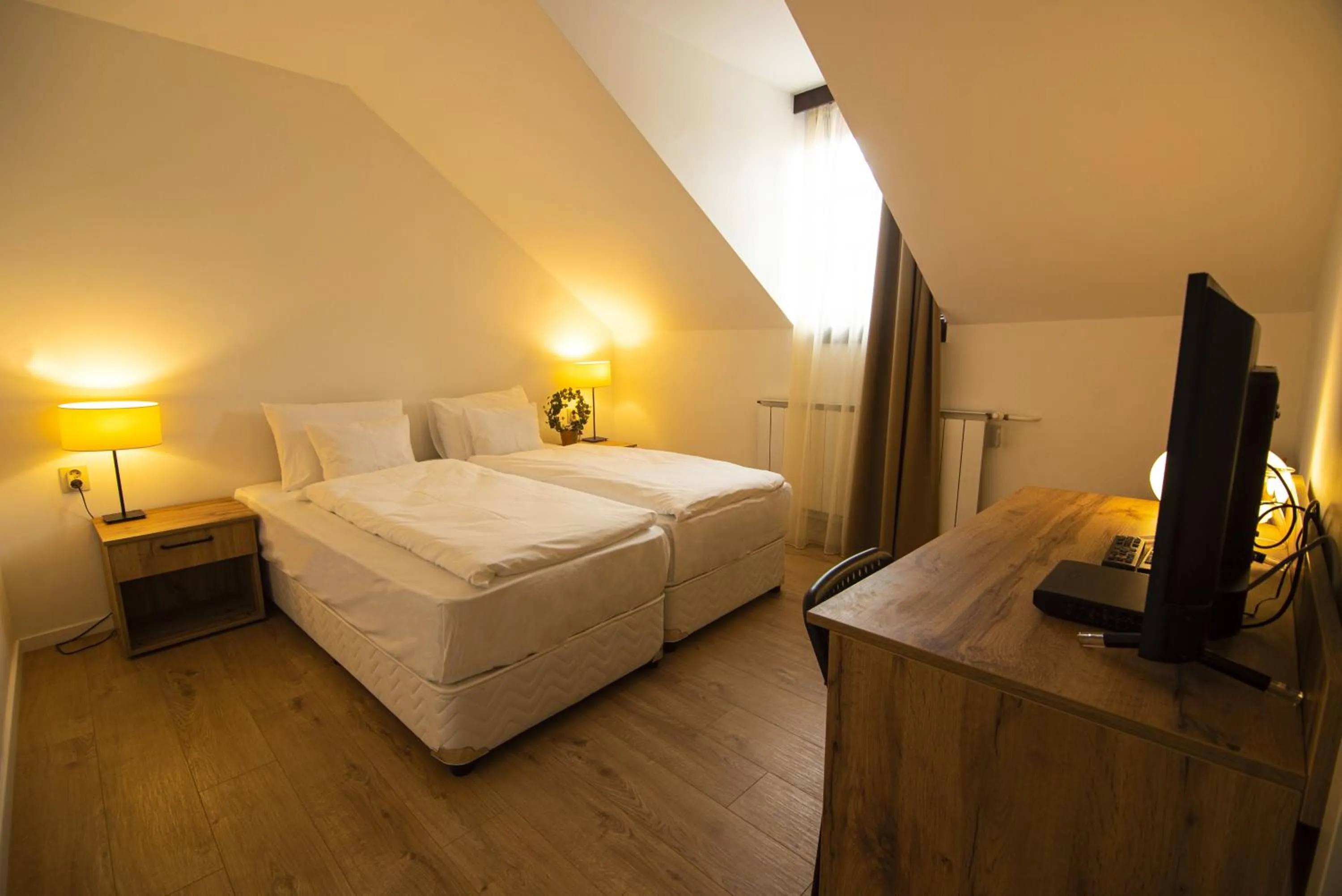 Bed in Jégverem Fogadó