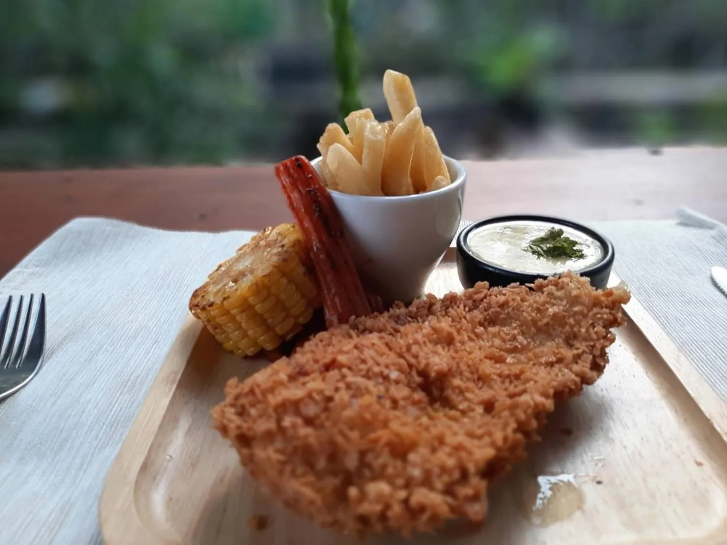 Food and drinks in Escape Life Koh Kood