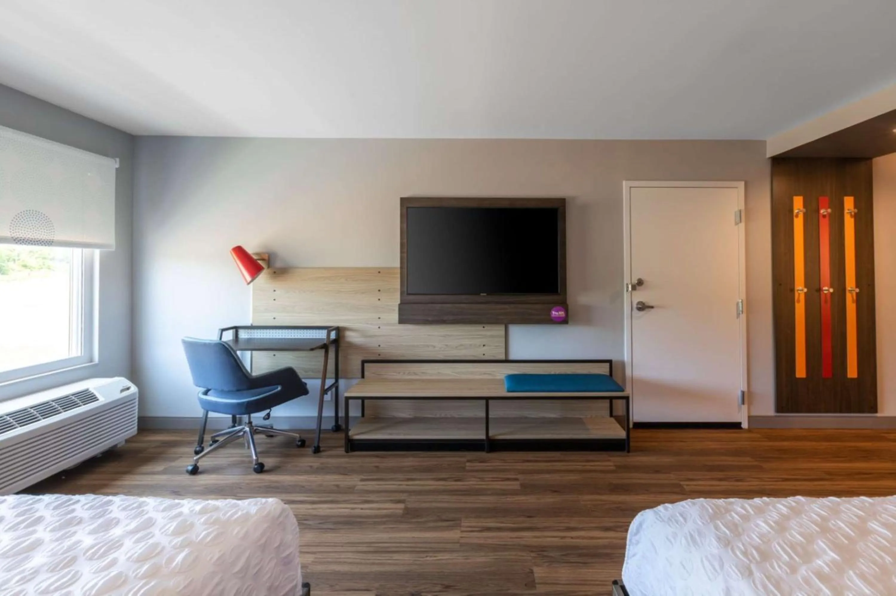 Bedroom, Bed in Tru By Hilton Seneca Clemson Sc