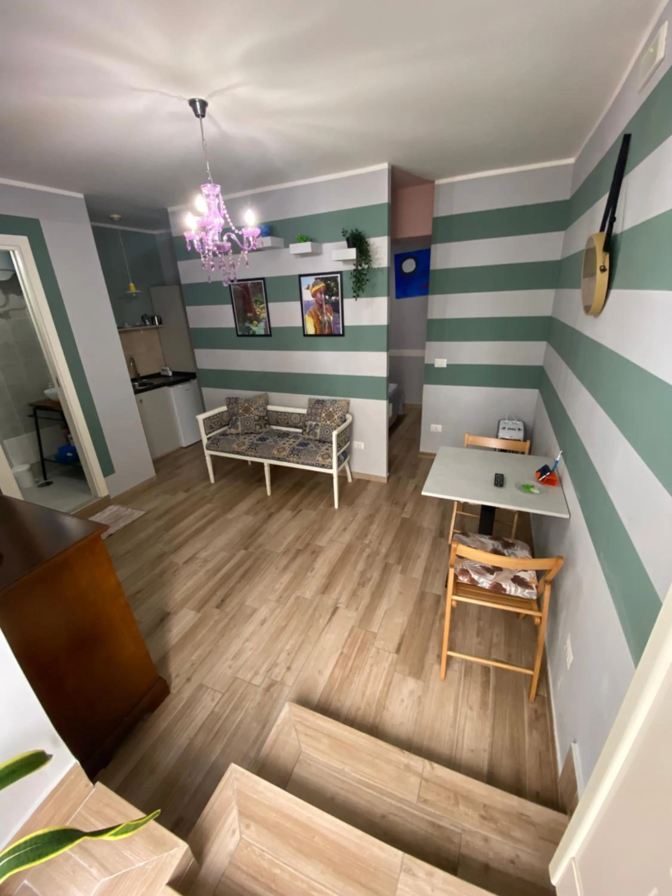 Living room in Suite 01