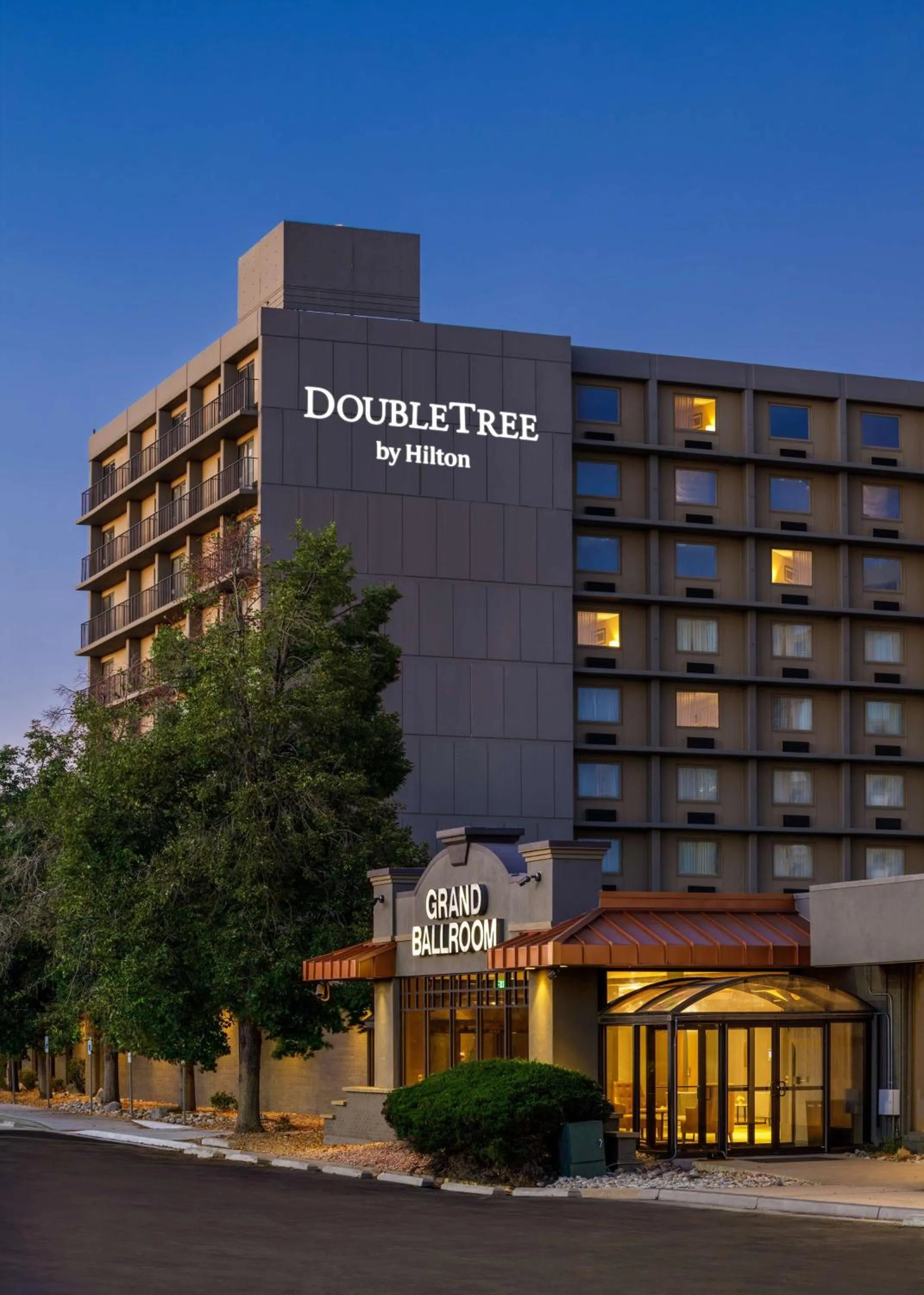 Property building in DoubleTree by Hilton Hotel Denver