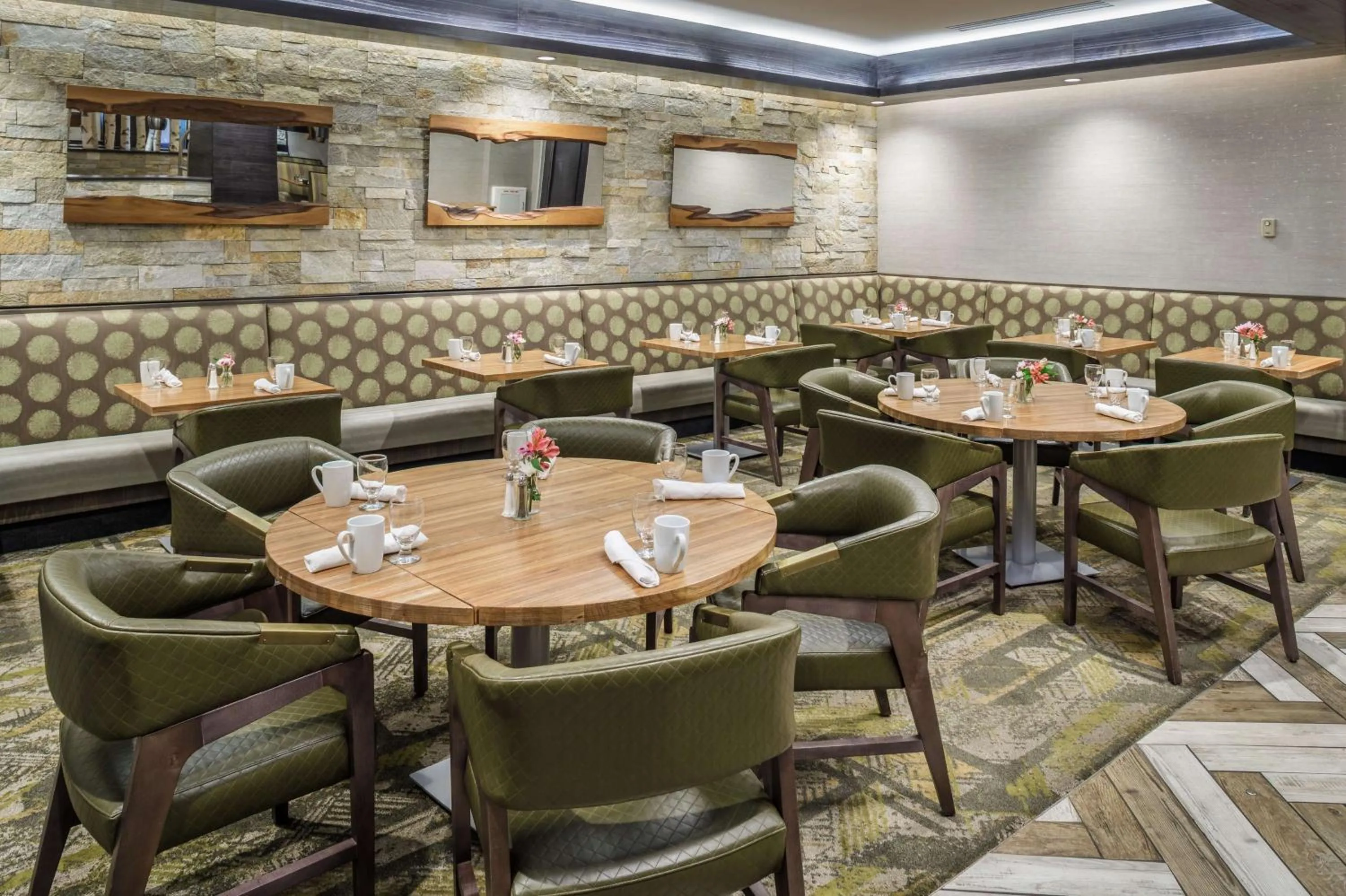 Restaurant/places to eat in DoubleTree by Hilton Hotel Denver