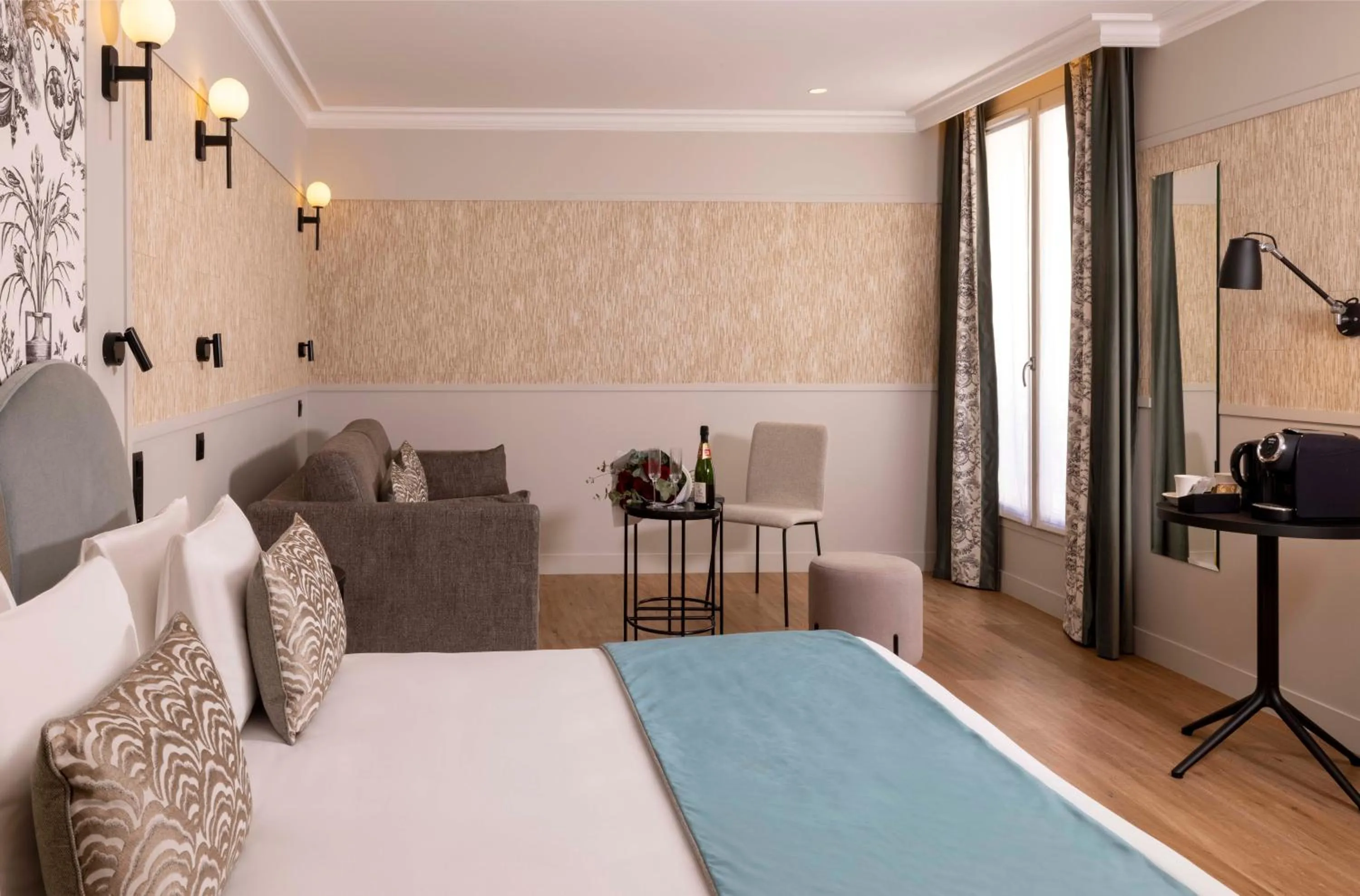 Bed in Grand Hôtel Lévêque