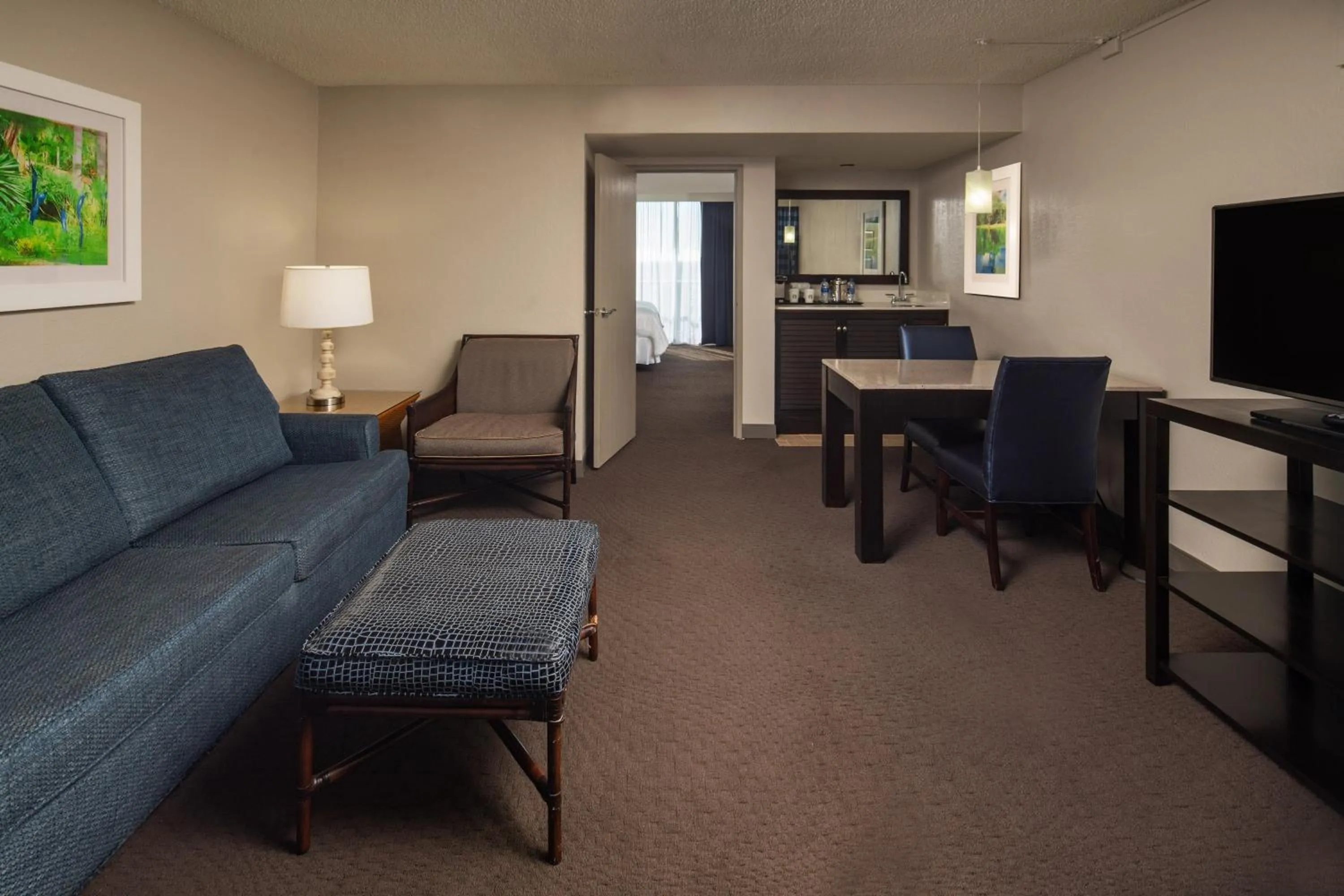 Living room in Sheraton Suites Fort Lauderdale at Cypress Creek