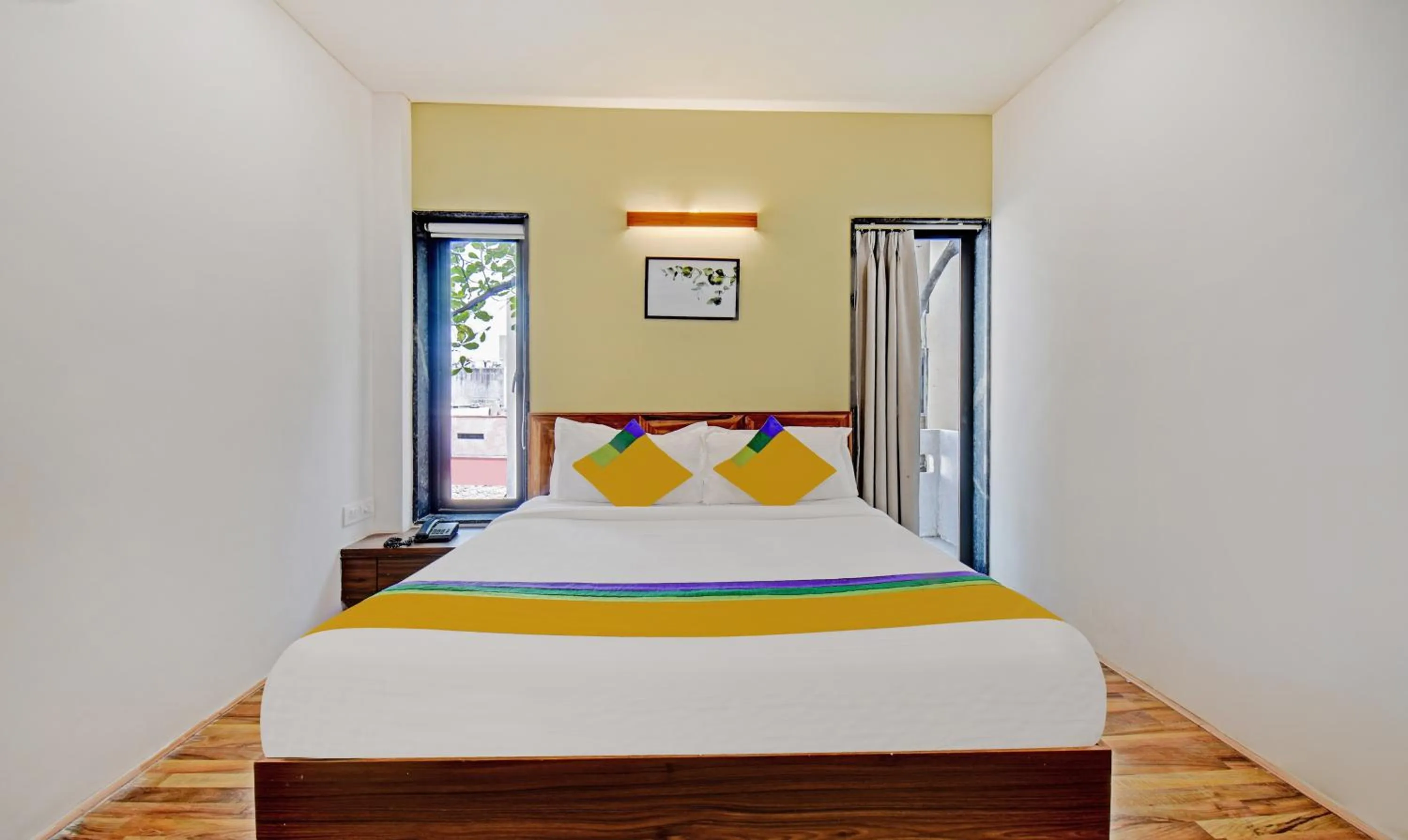Bedroom, Bed in Itsy Hotels Shivshakti