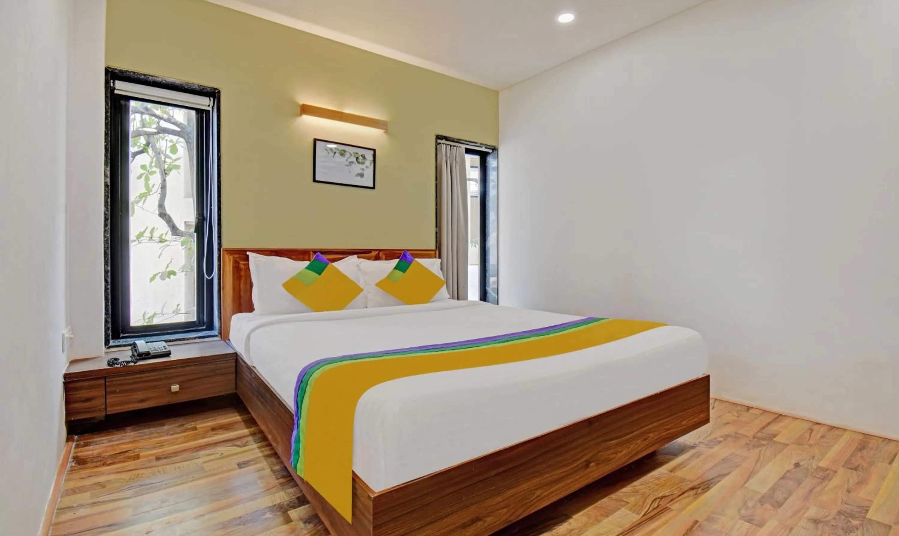 Photo of the whole room, Bed in Itsy Hotels Shivshakti