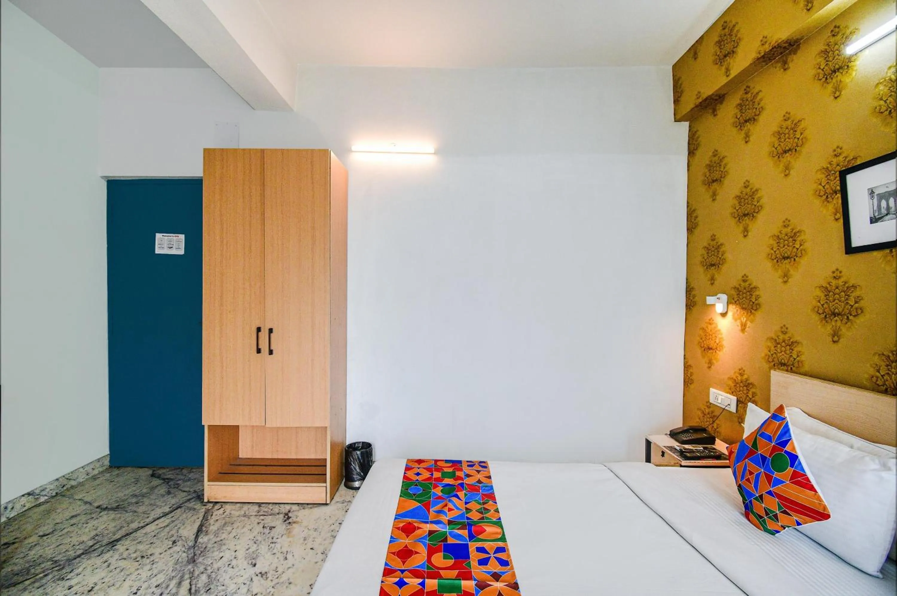 Bed in FabHotel Silver Key kalighat