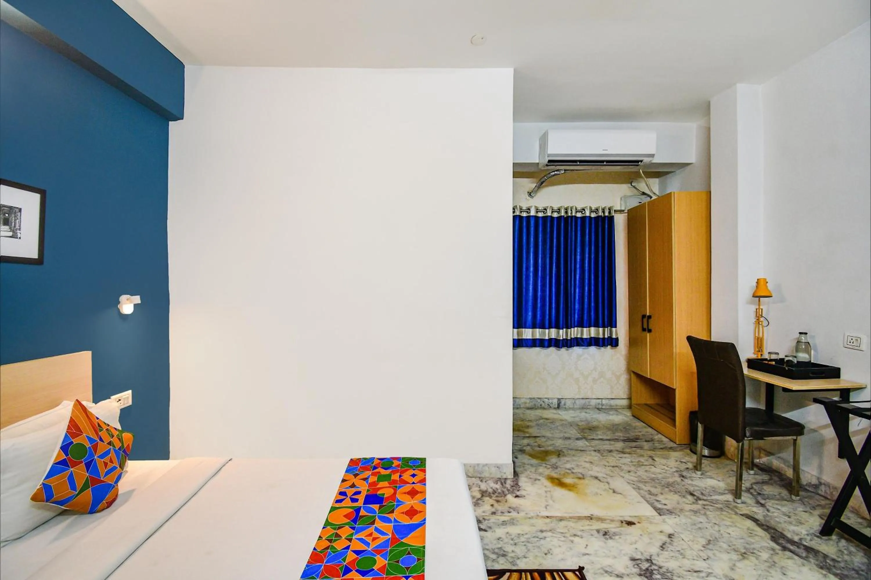 Bed in FabHotel Silver Key kalighat