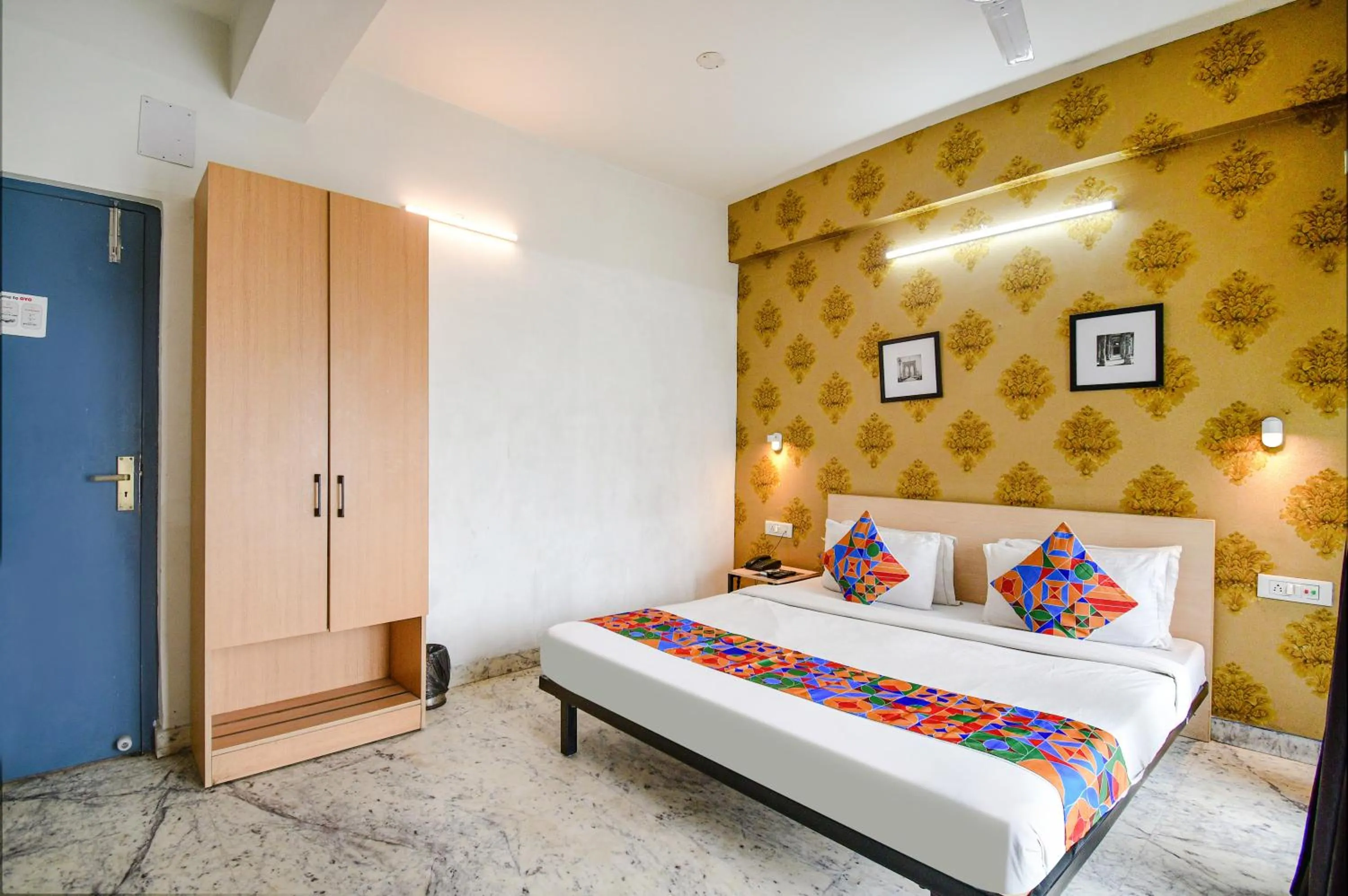 Bed in FabHotel Silver Key kalighat
