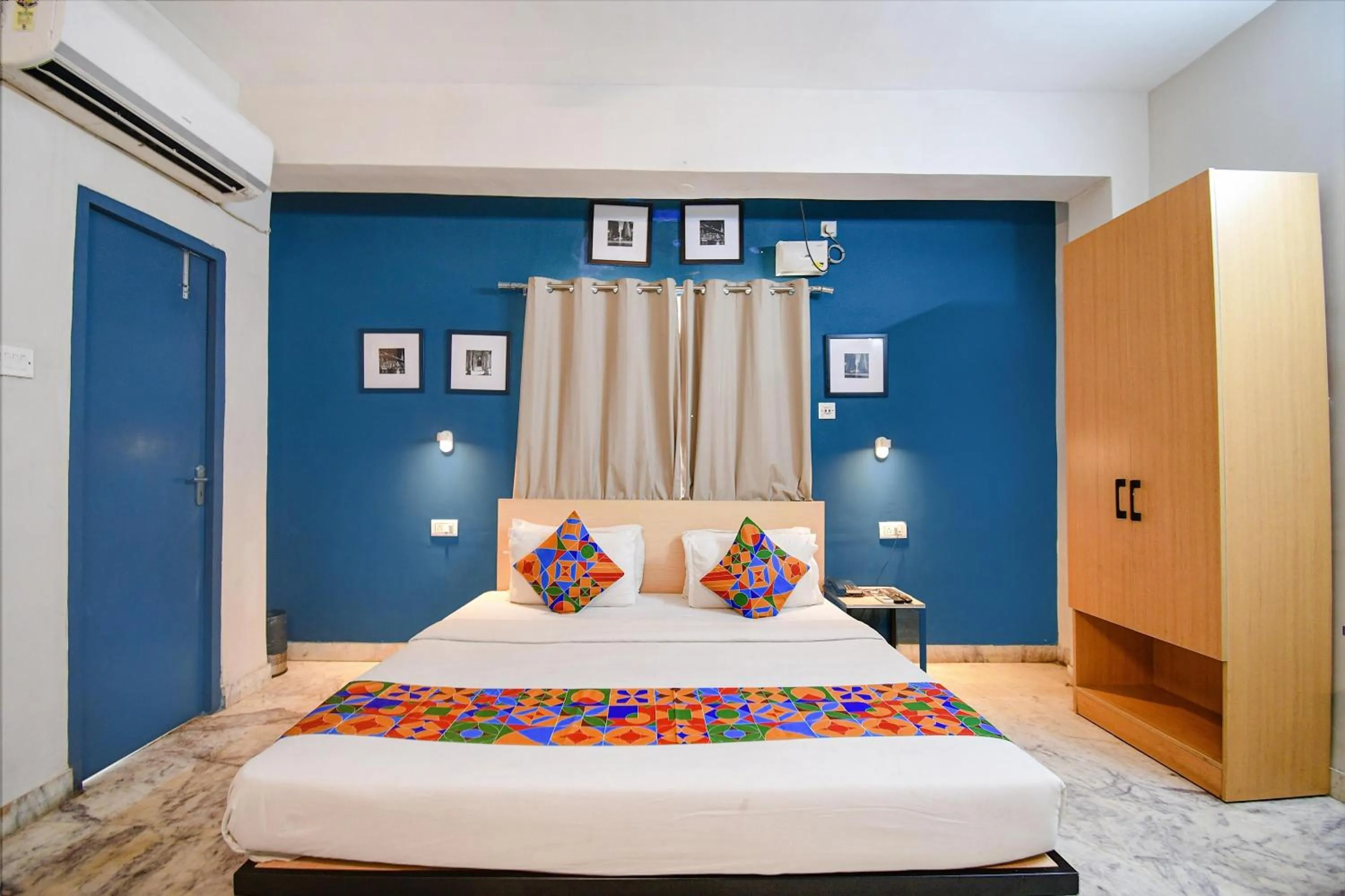 Bed in FabHotel Silver Key kalighat