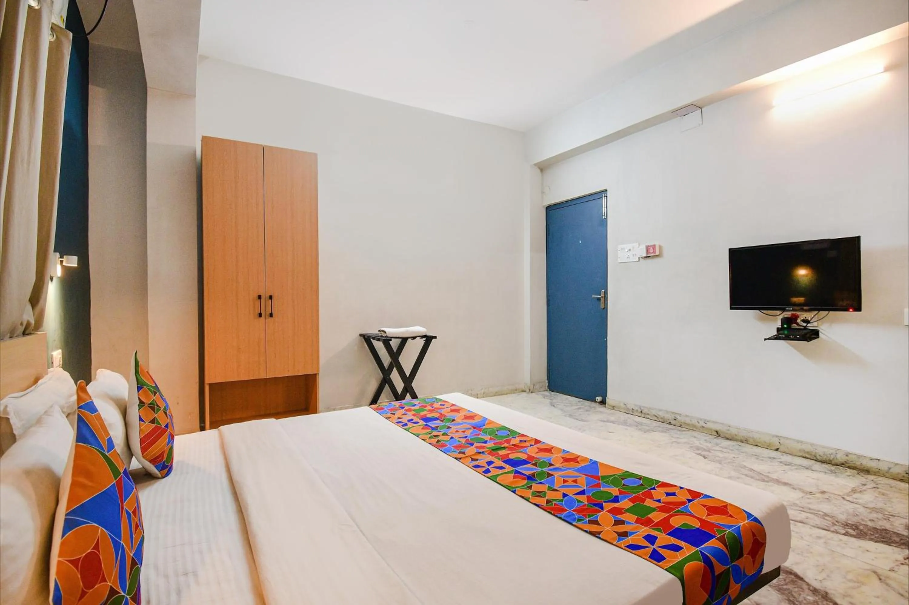 Bed in FabHotel Silver Key kalighat