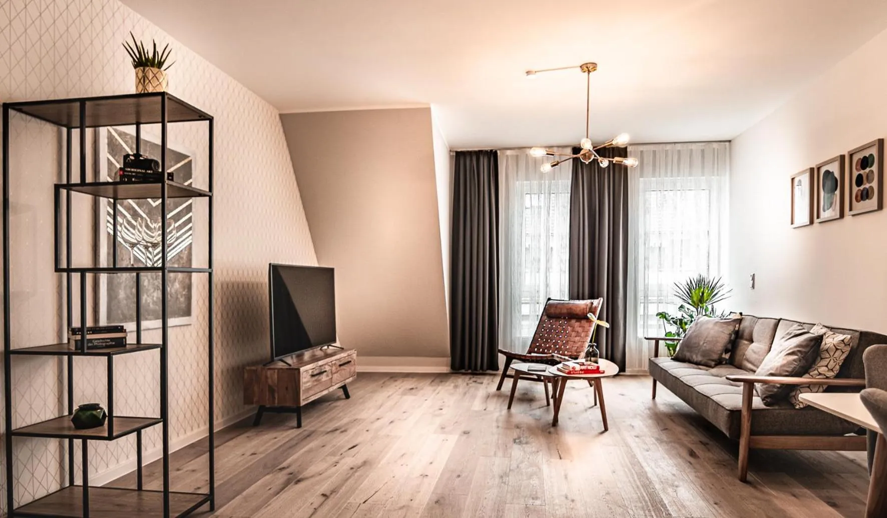 TV and multimedia in Sleep Inn Düsseldorf Suites