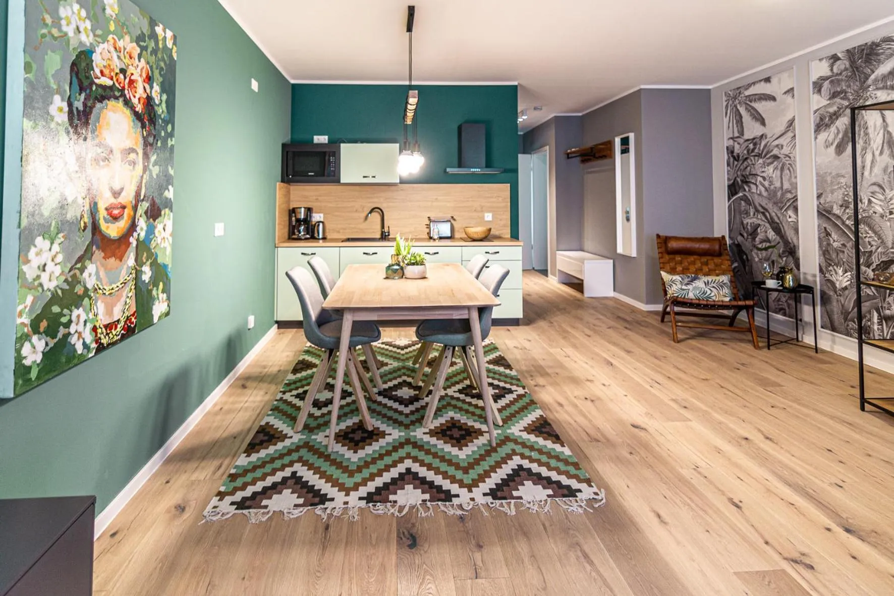 Dining area in Sleep Inn Düsseldorf Suites