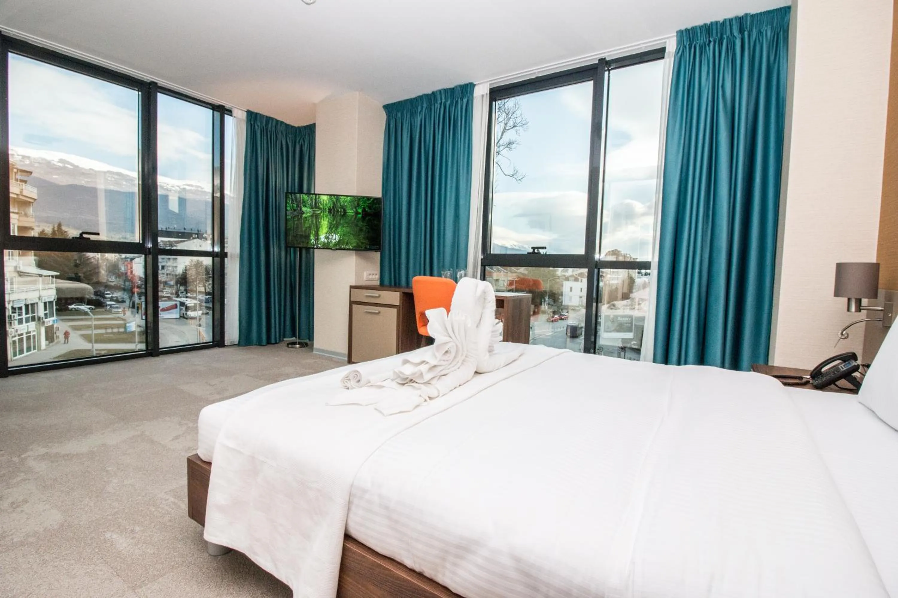 Photo of the whole room, Bed in Sky Corner Hotel