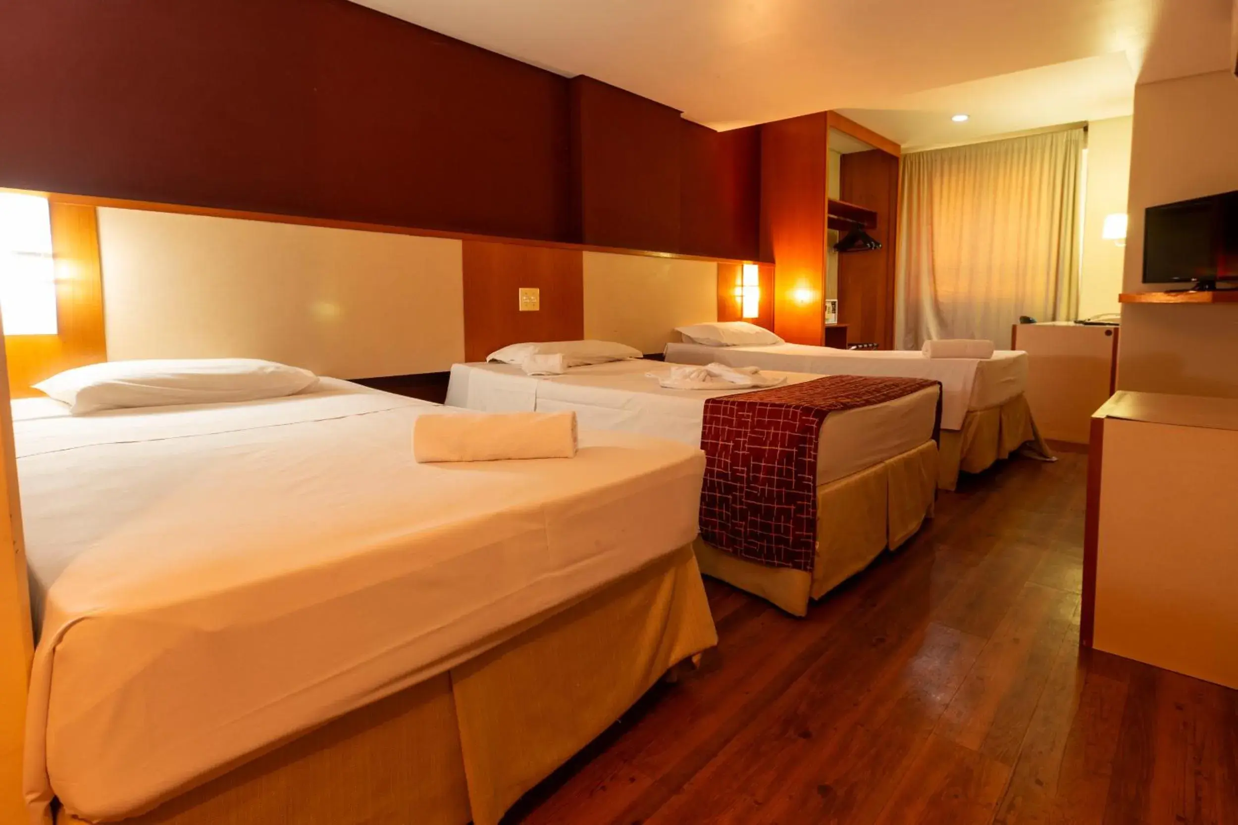 Standard Triple Room with 3 Single Bad in Rede Andrade CWB Standard Triple Room with 3 Single Bad in Rede Andrade CWB