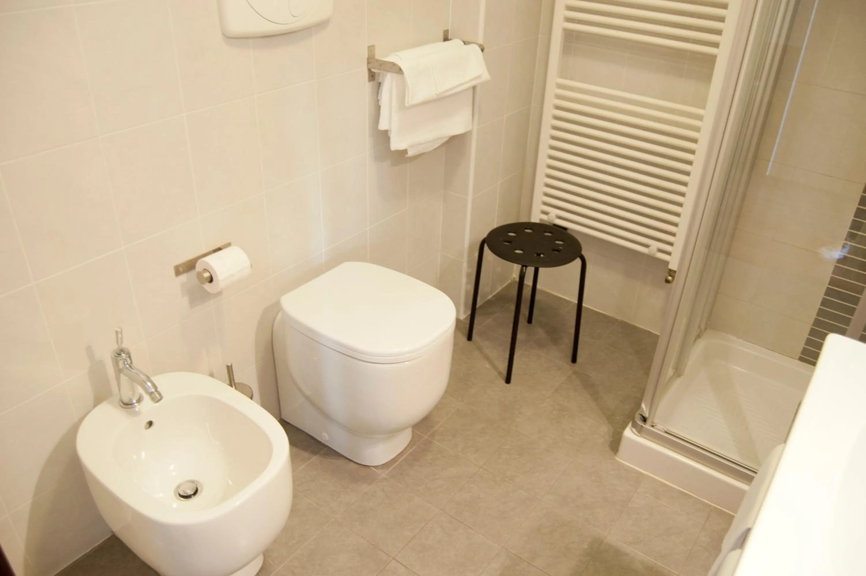 Shower in Hotel Leon Bianco