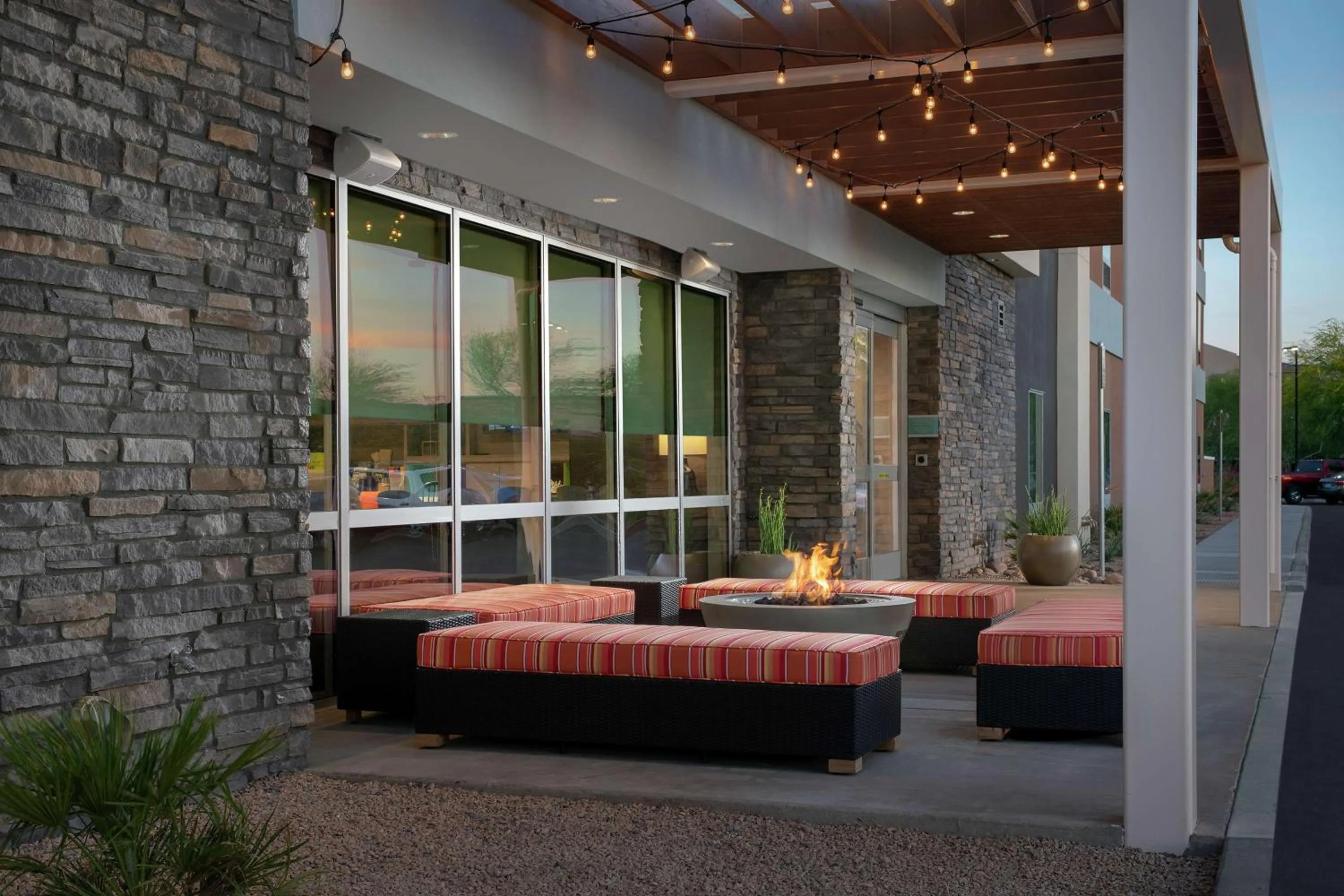 Patio in Home2 Suites By Hilton Phoenix Airport South