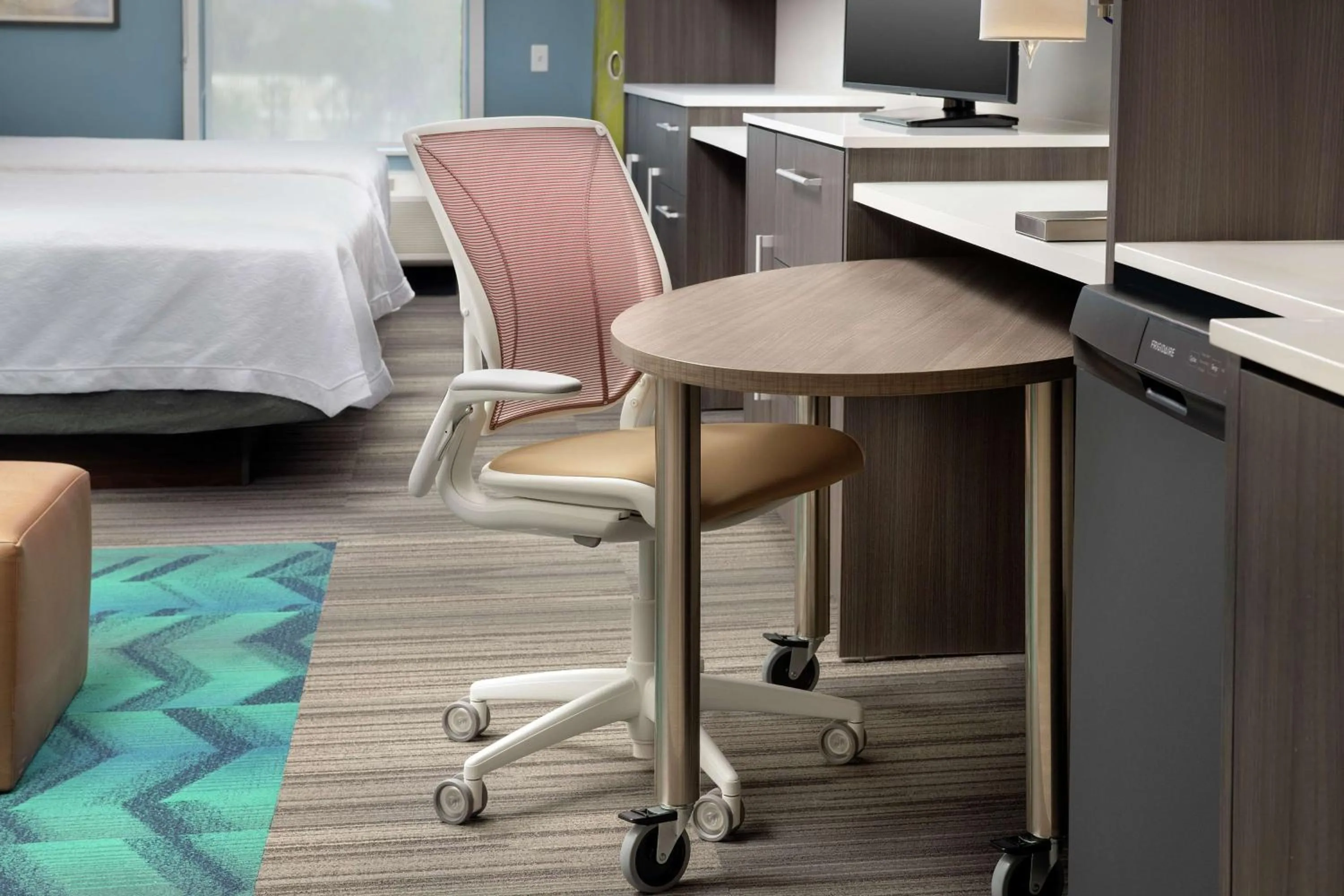 Bedroom, Bed in Home2 Suites By Hilton Phoenix Airport South