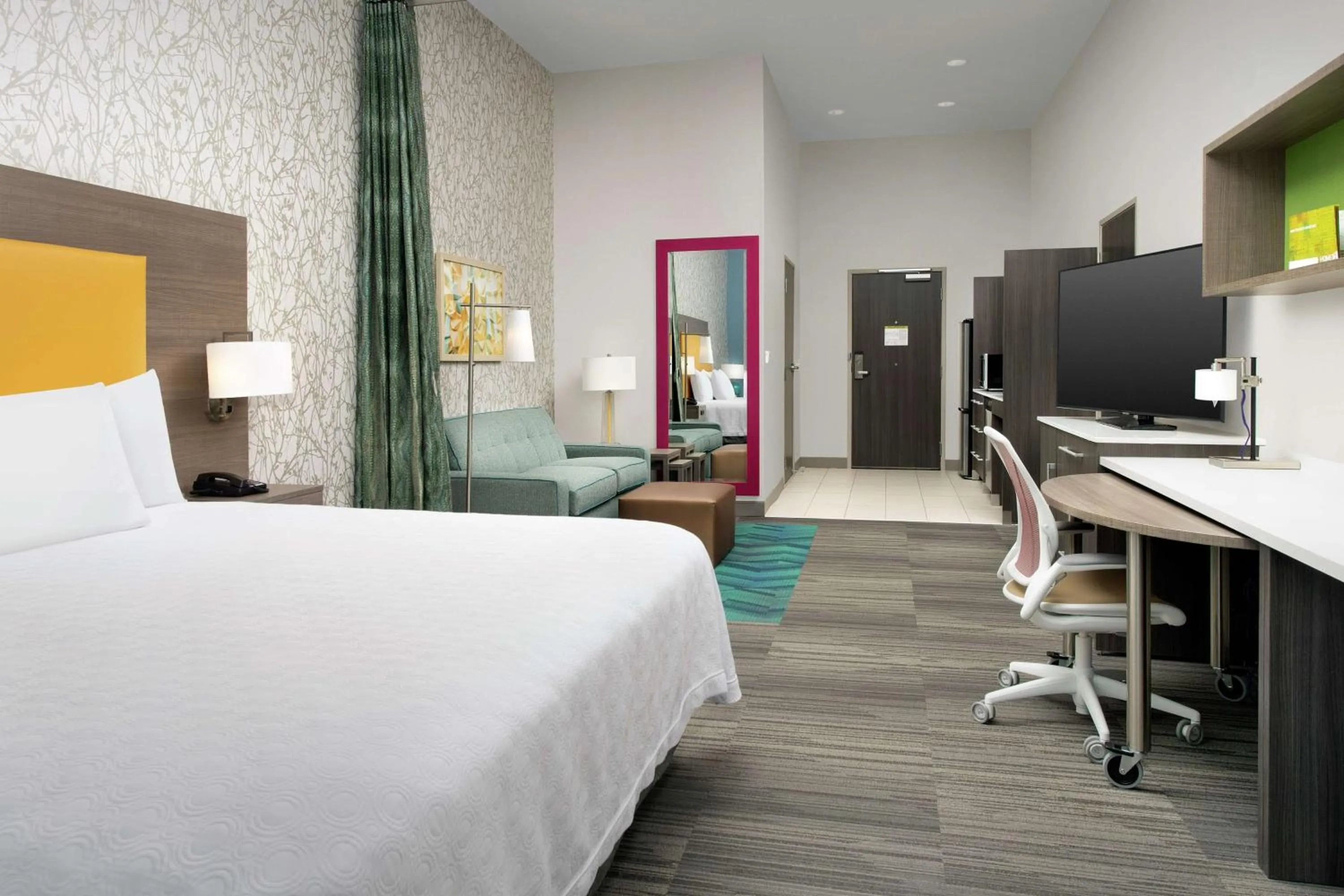 Bed in Home2 Suites By Hilton Phoenix Airport South