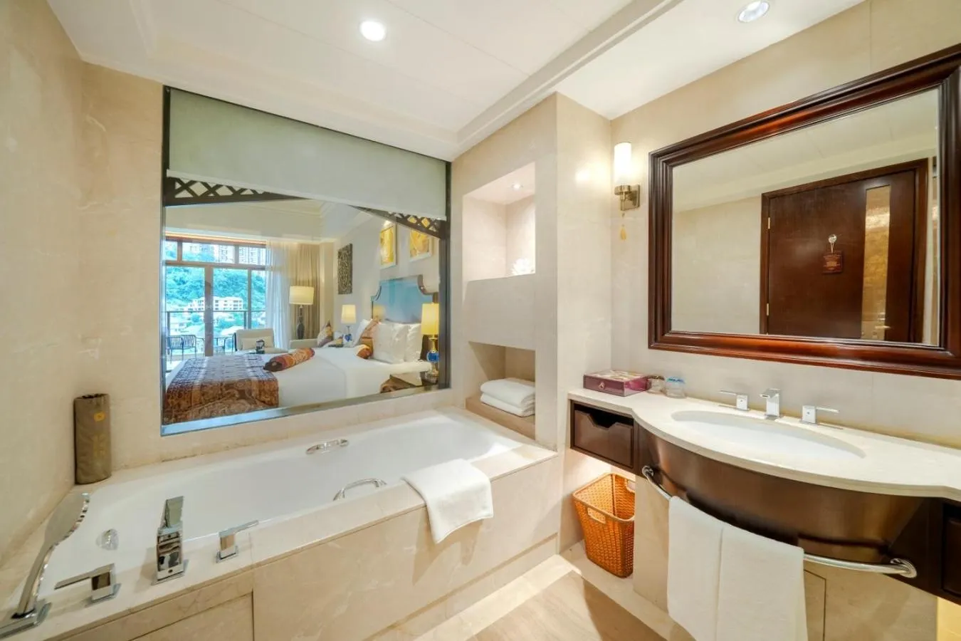 Bed in Poly Hotspring Guiyang Hotel