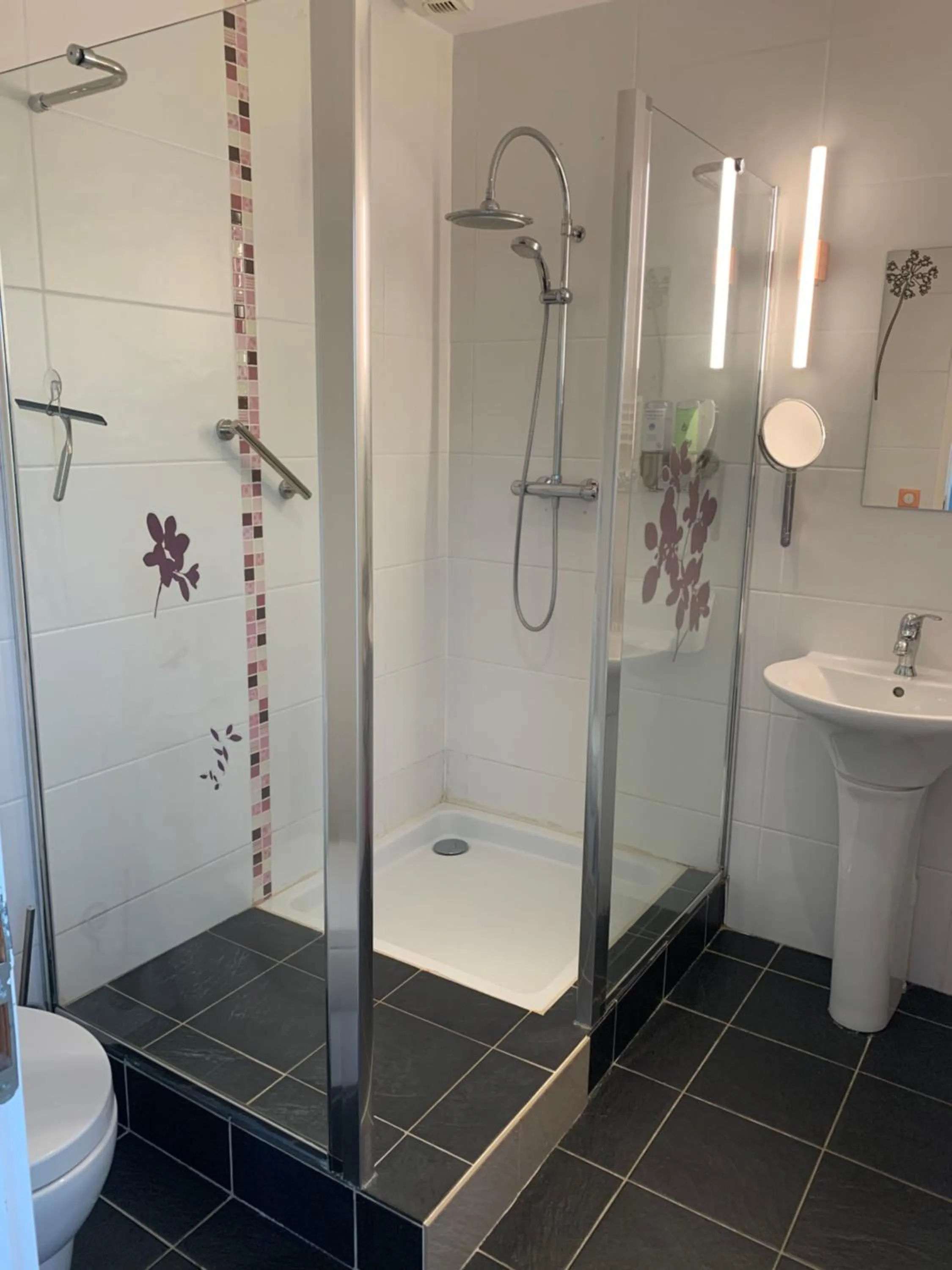 Bathroom in La Raimbaudière