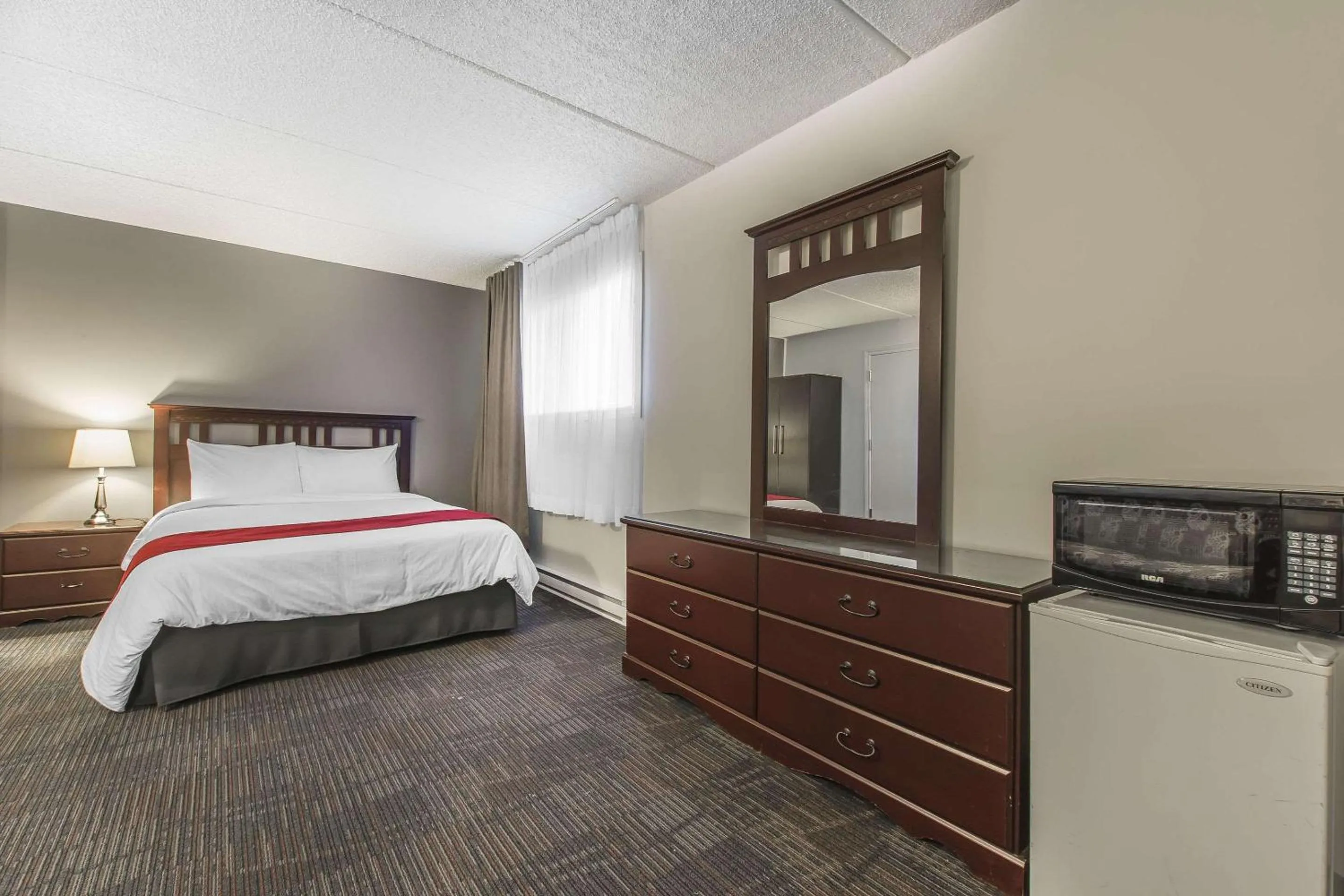 Photo of the whole room, Bed in Hôtel Le Principal