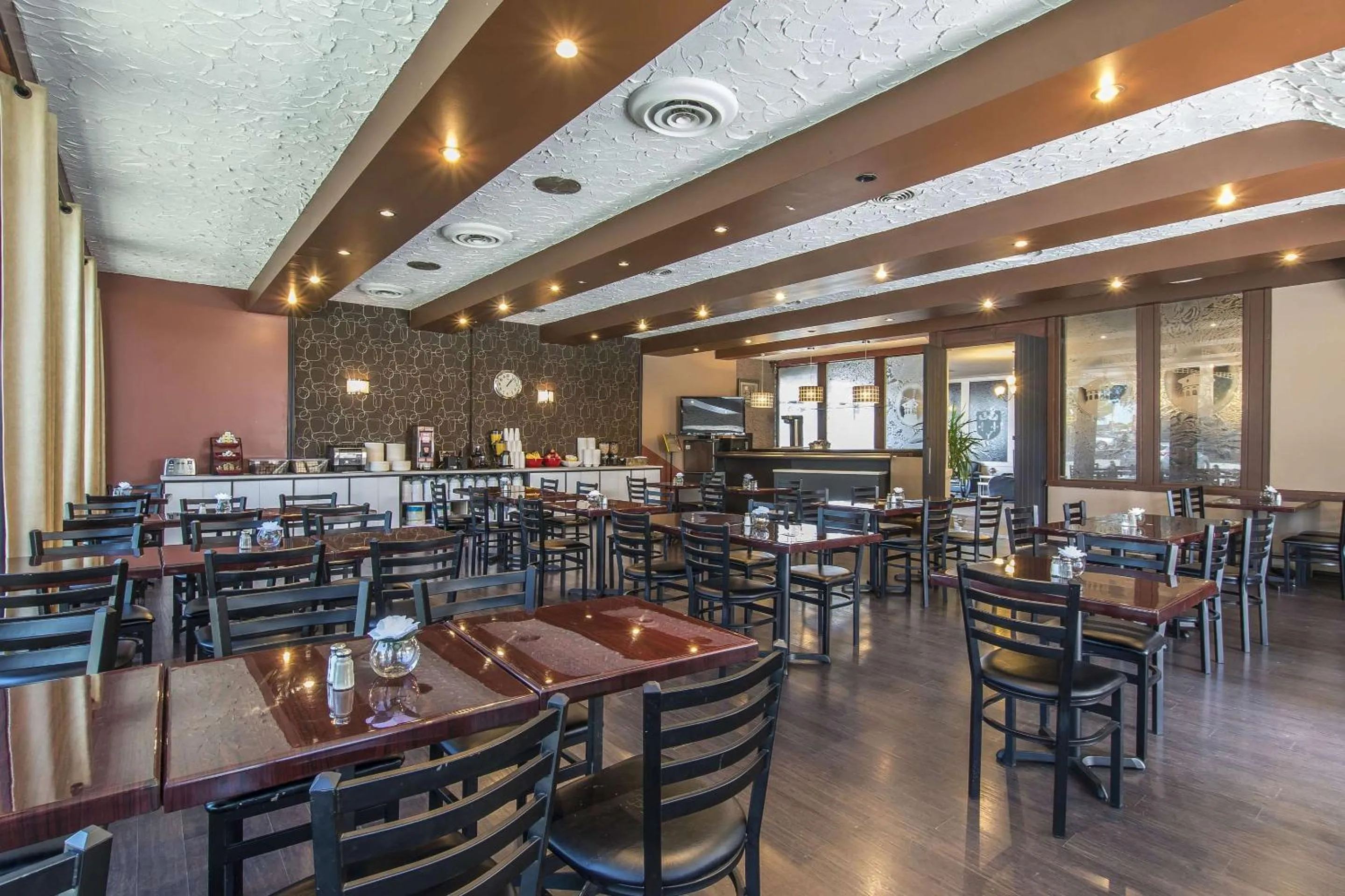 Restaurant/places to eat in Hôtel Le Principal