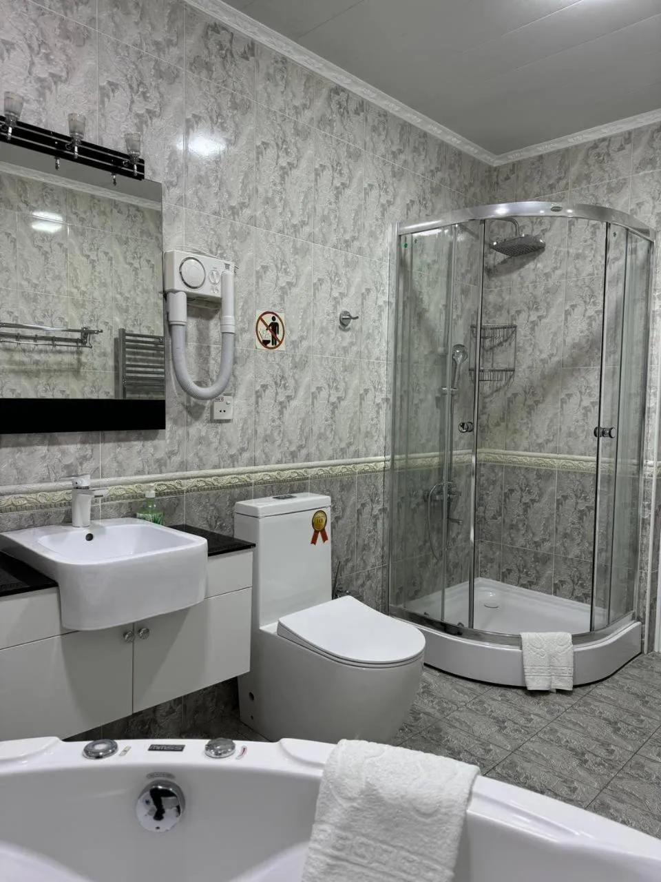 Hot Tub in Arba Hotel