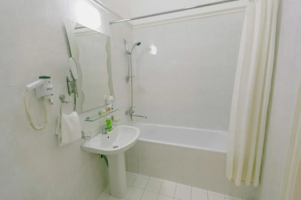 Bathroom in Konstantin Hotel