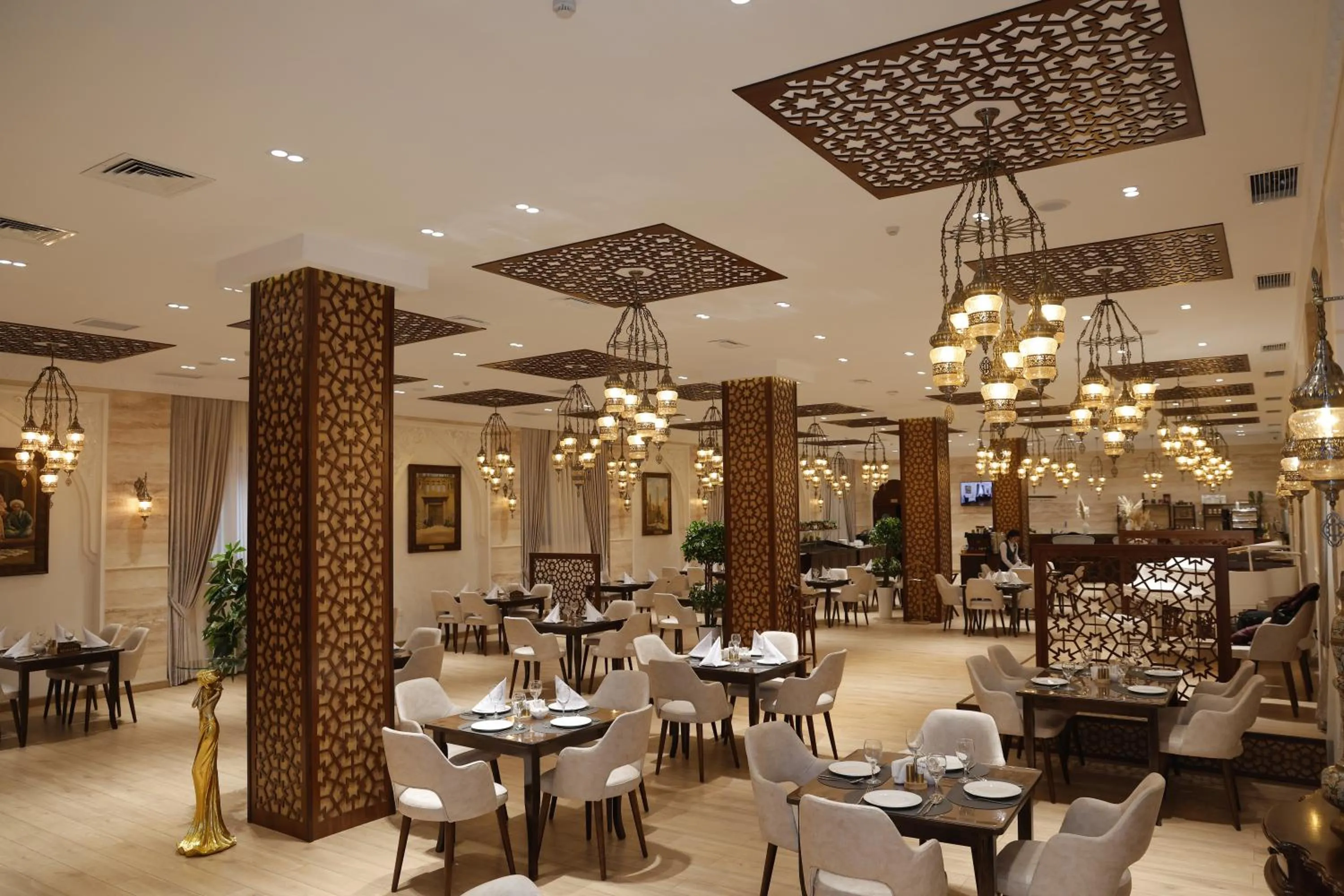 Restaurant/places to eat in Ichan Qal'a Premium Class Hotel