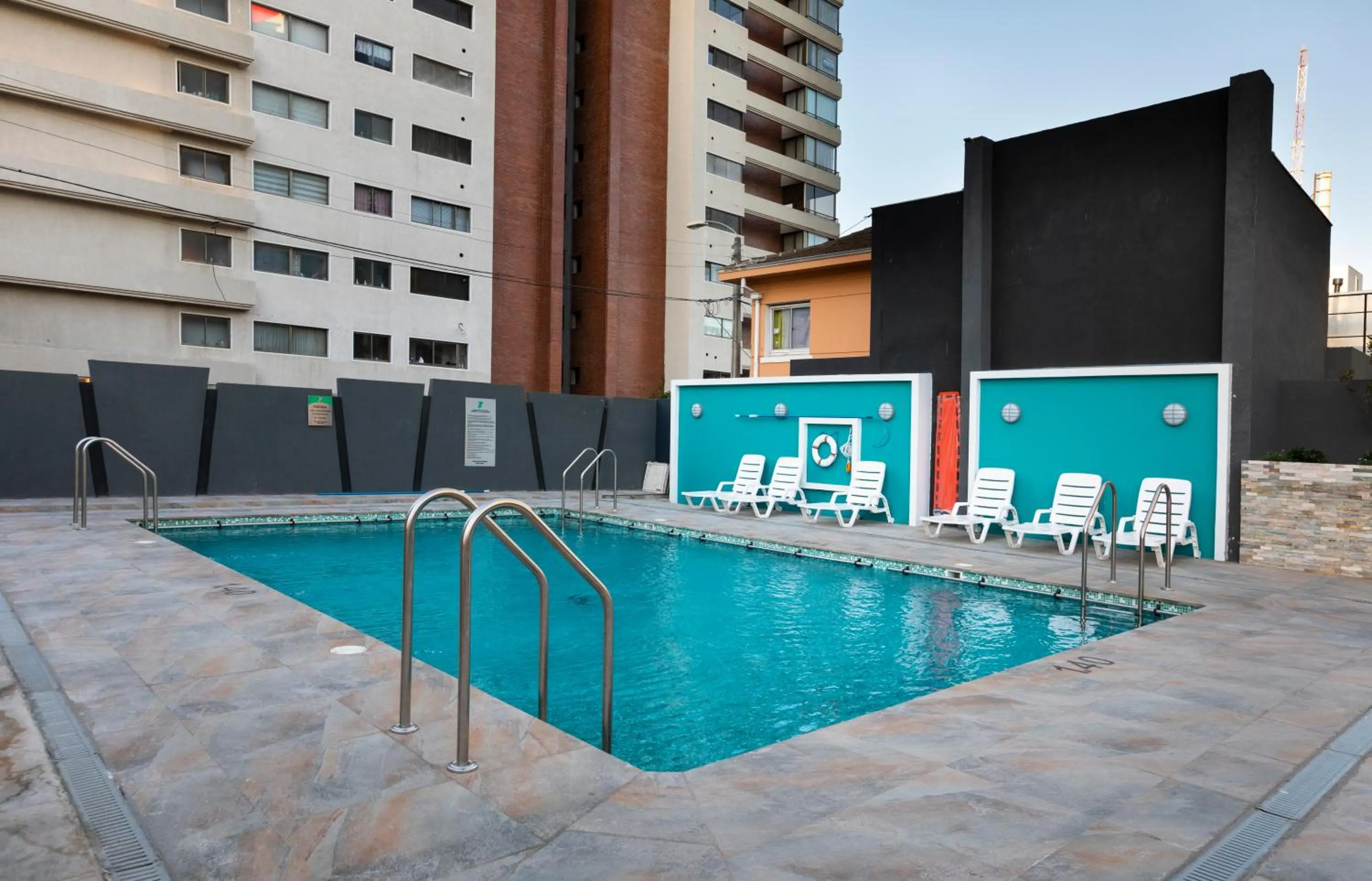 Swimming pool in Hotel Diego de Almagro Viña del Mar