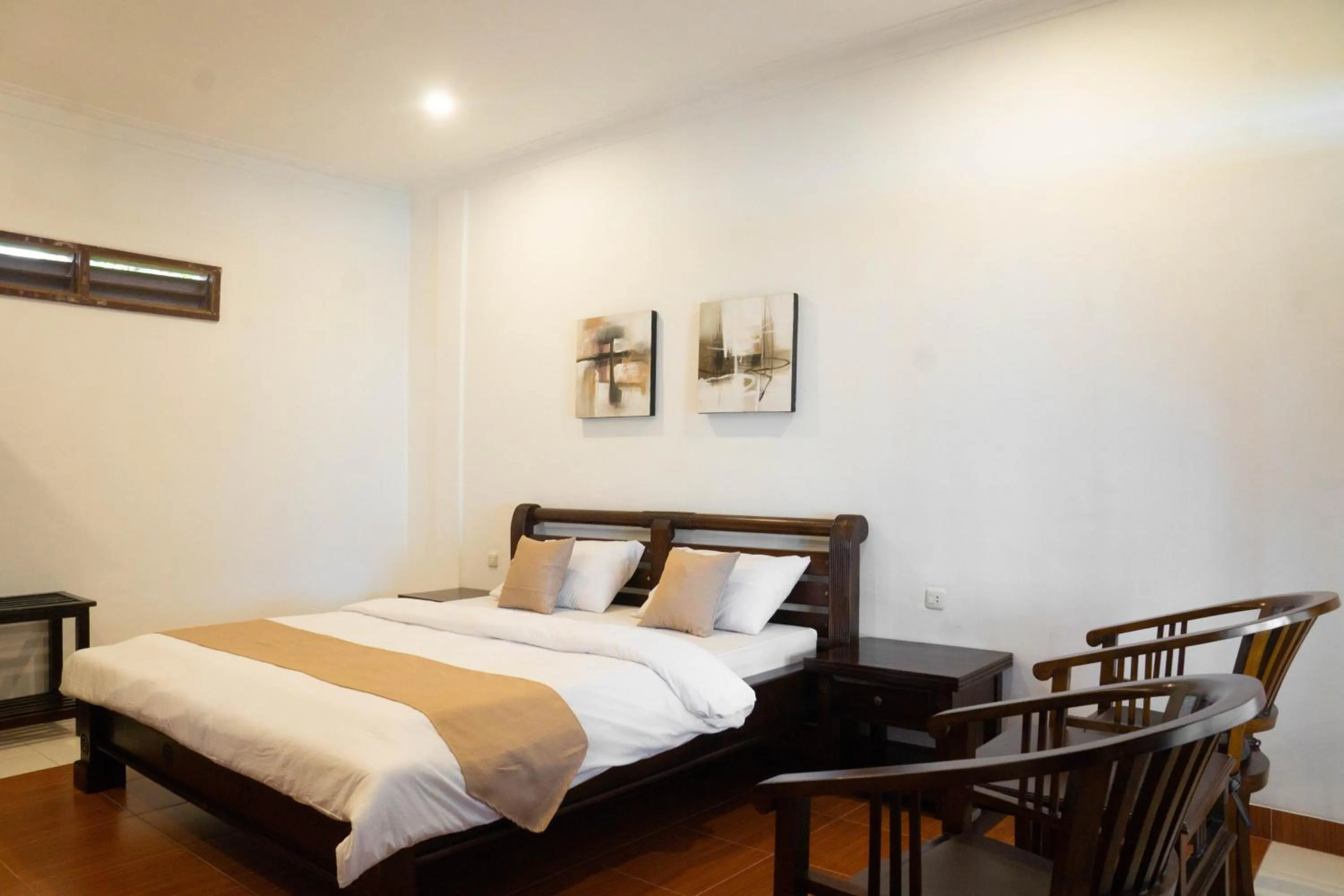 Bedroom, Bed in Toledo Inn