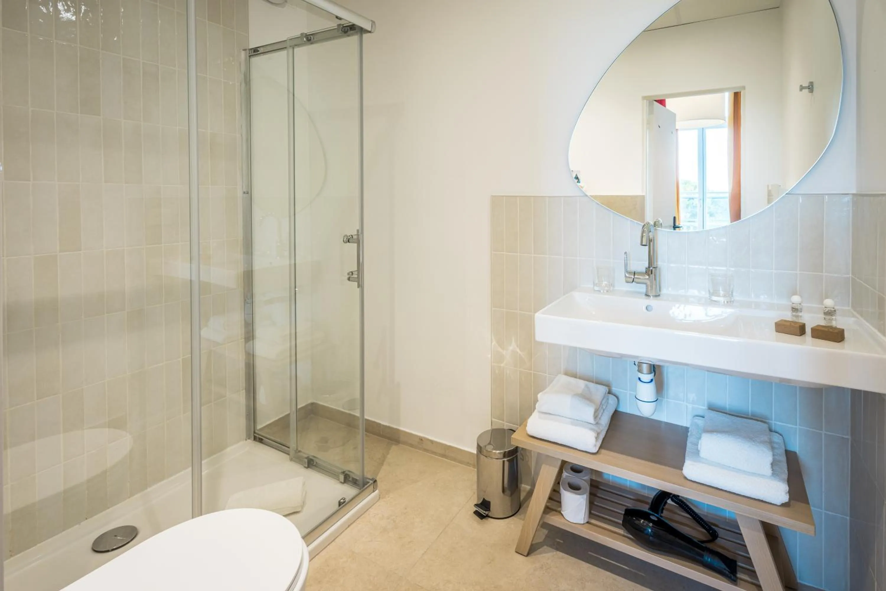 Shower in Hôtel Miléade L'Orangeraie - entièrement rénové