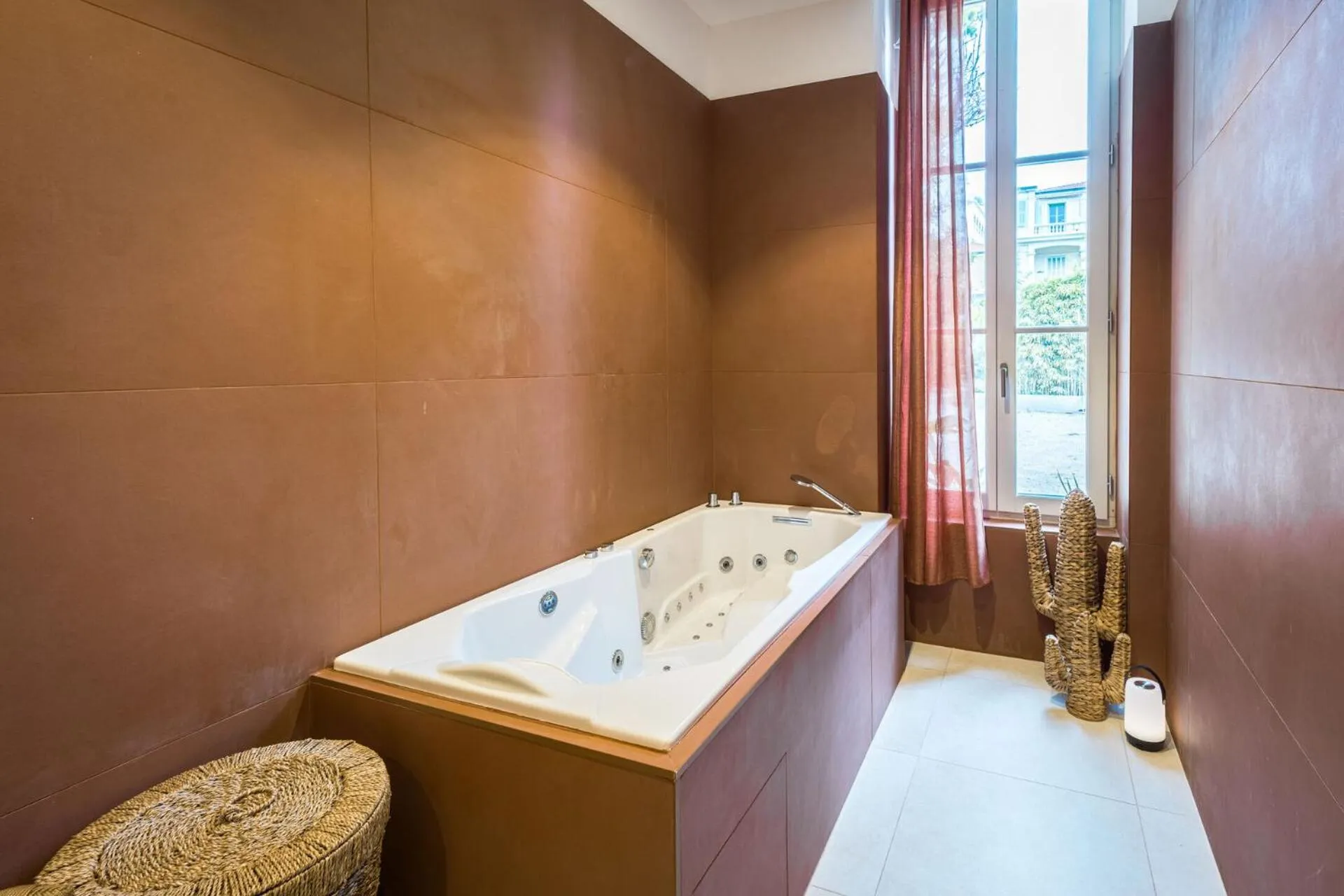 Spa and wellness centre/facilities in Hôtel Miléade L'Orangeraie - entièrement rénové