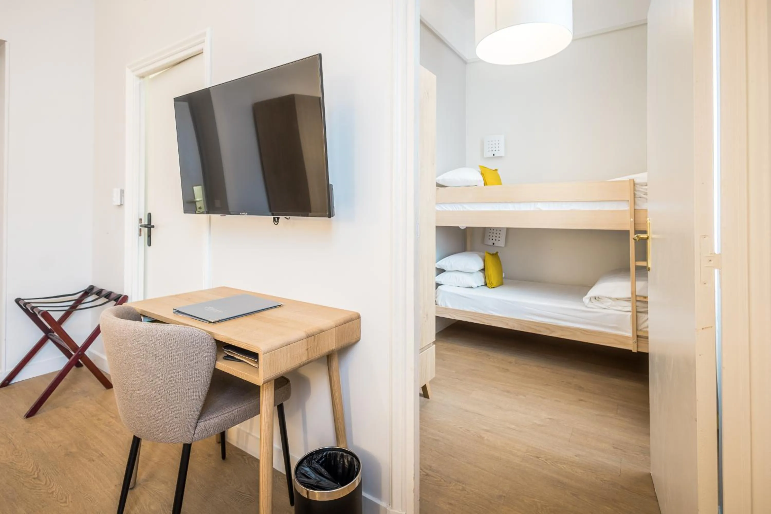 Photo of the whole room, Bed in Hôtel Miléade L'Orangeraie - entièrement rénové