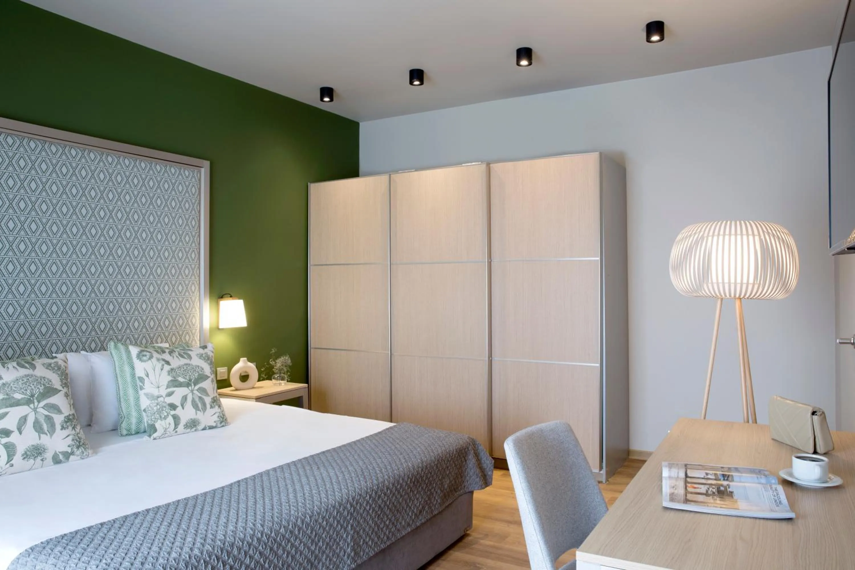 Photo of the whole room, Bed in Zeus Essence Bucharest Central