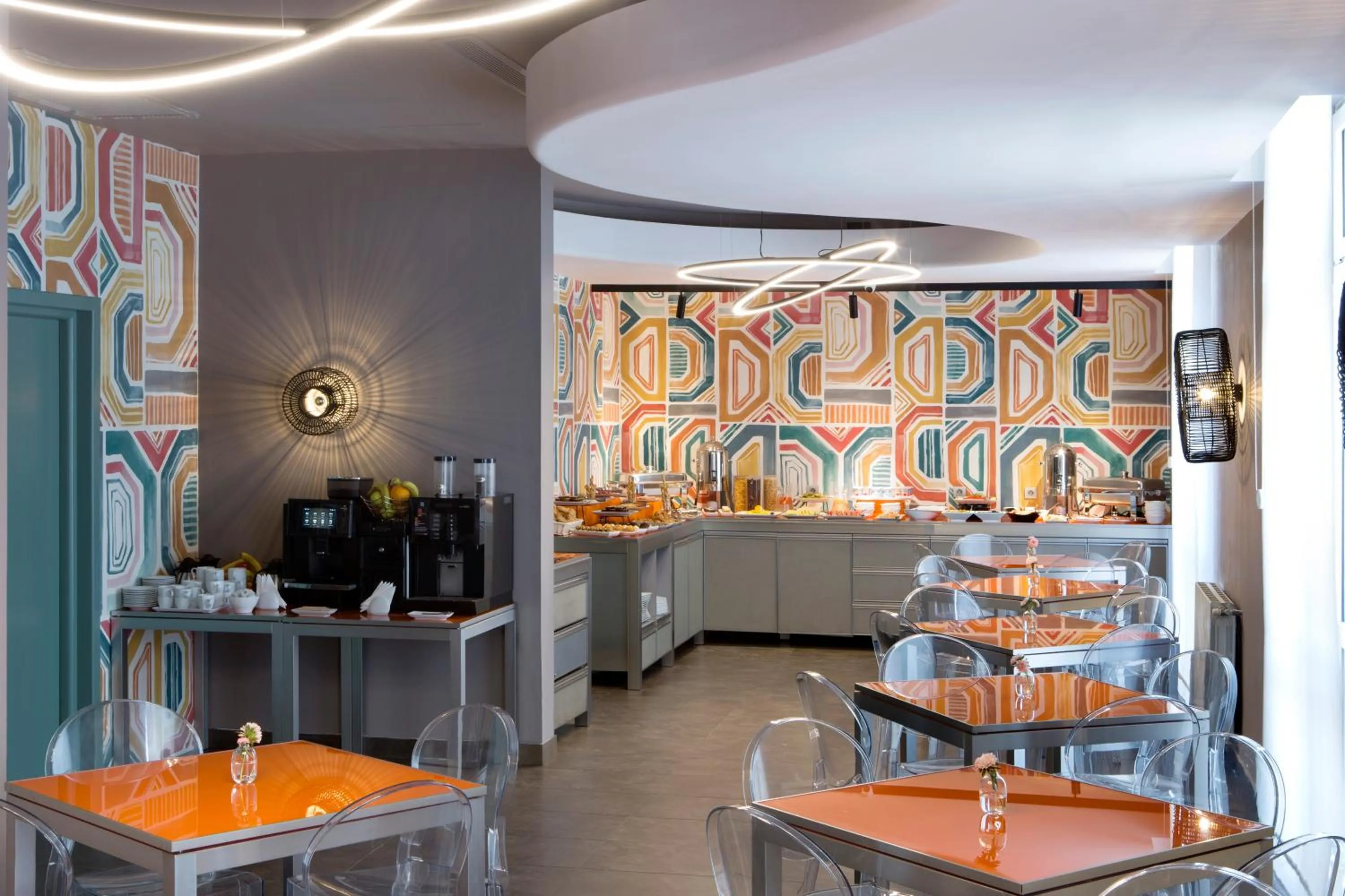 Restaurant/places to eat in Zeus Essence Bucharest Central