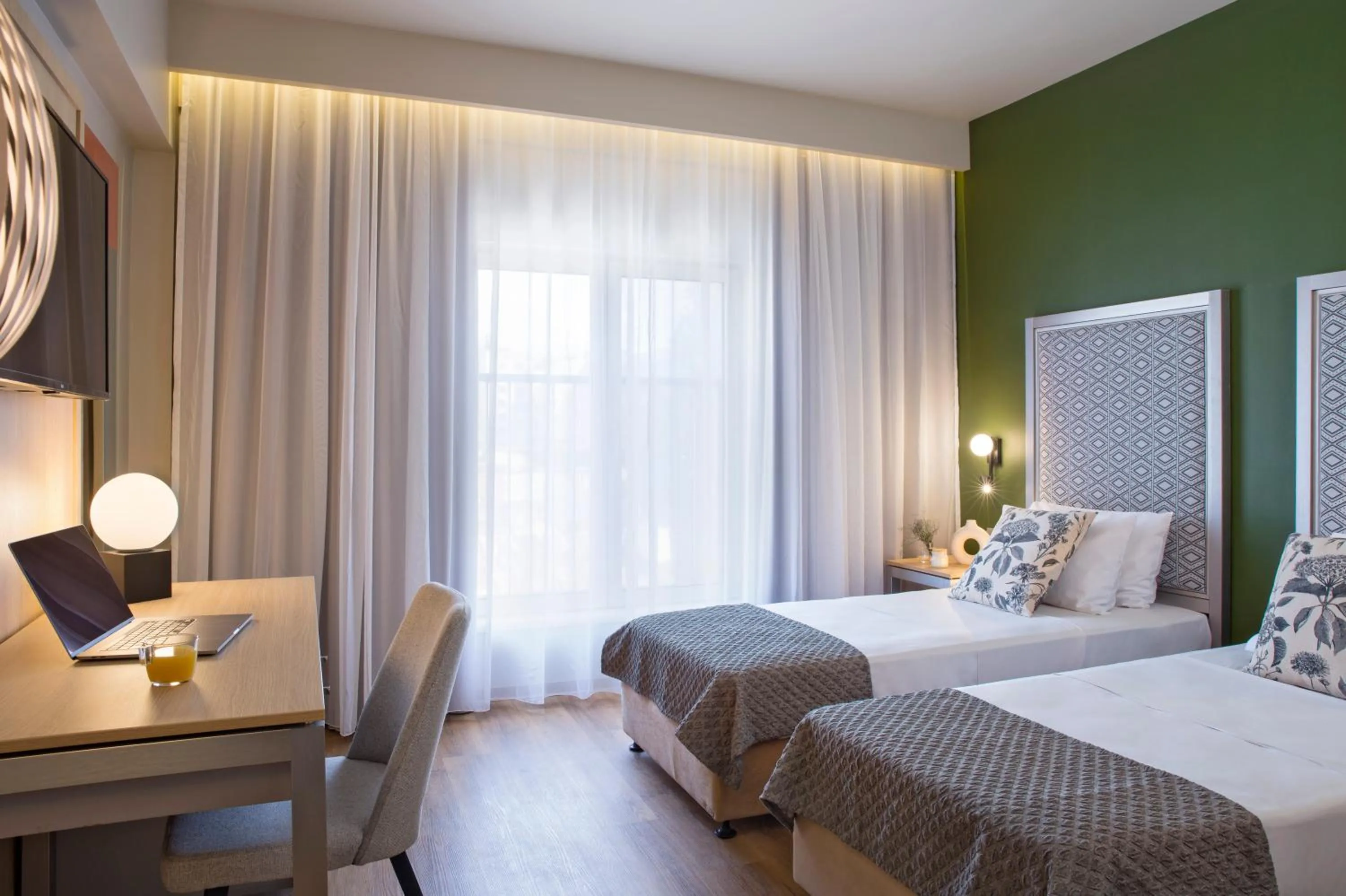 Standard Twin Room in Central Hotel, Trademark Collection by Wyndham