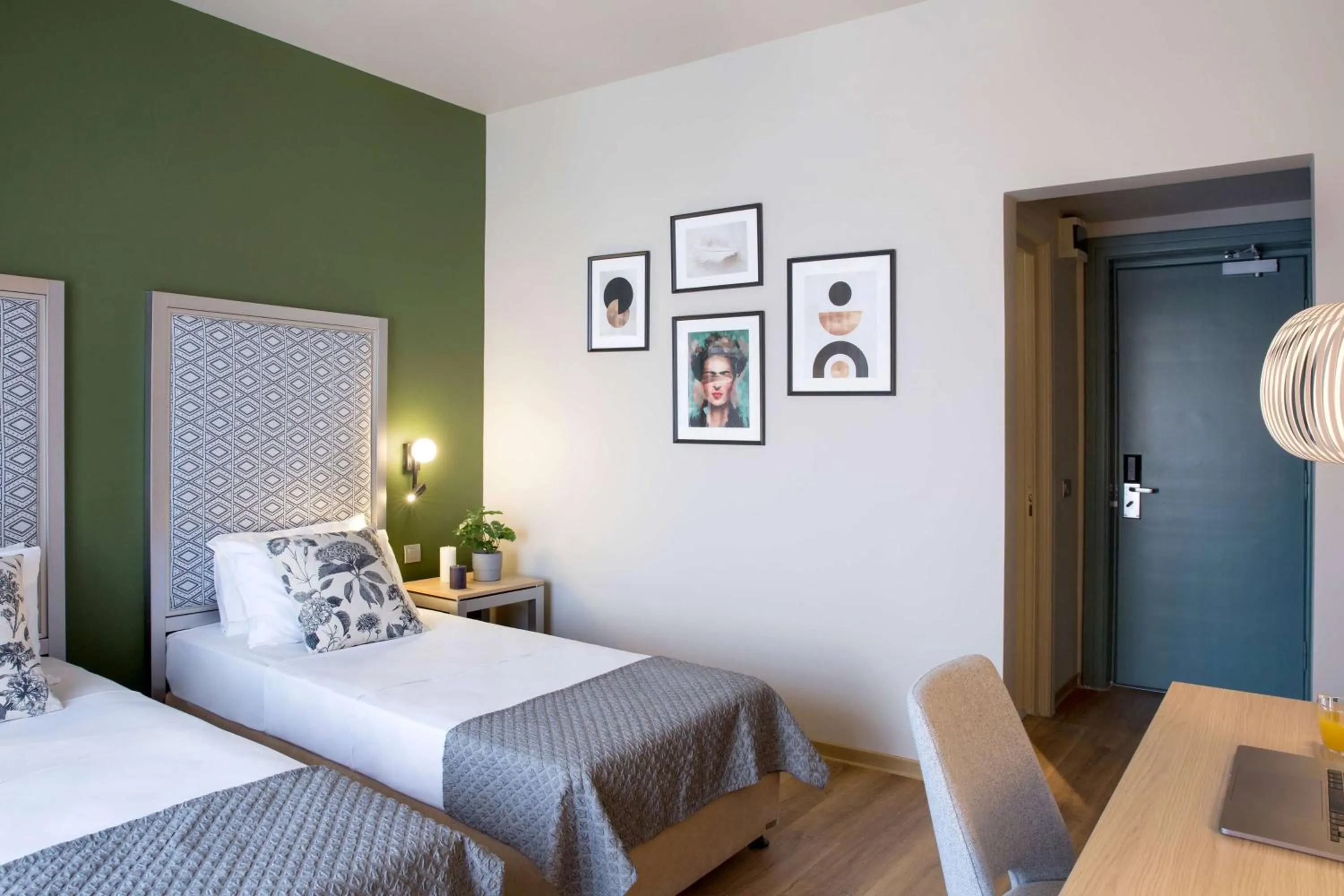 Photo of the whole room, Bed in Zeus Essence Bucharest Central