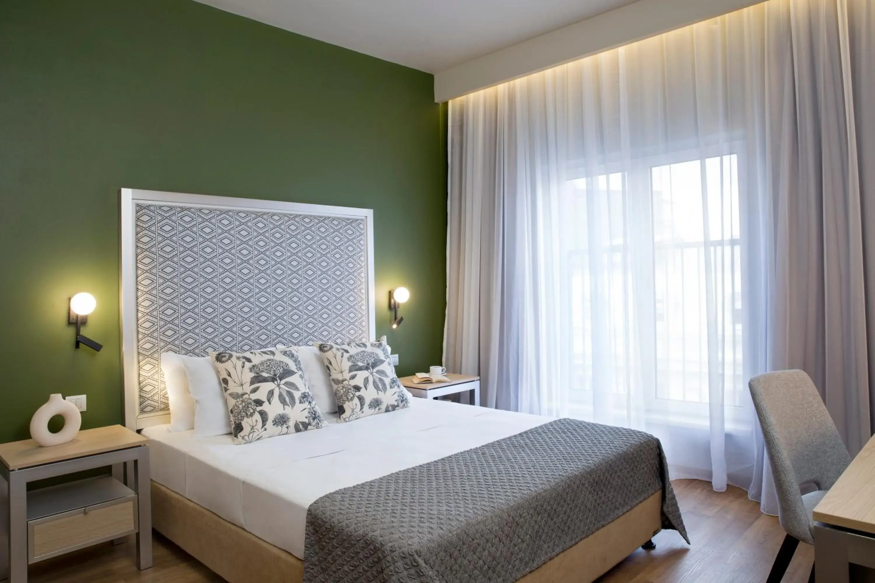 Standard Queen Room in Central Hotel, Trademark Collection by Wyndham Standard Queen Room in Central Hotel, Trademark Collection by Wyndham