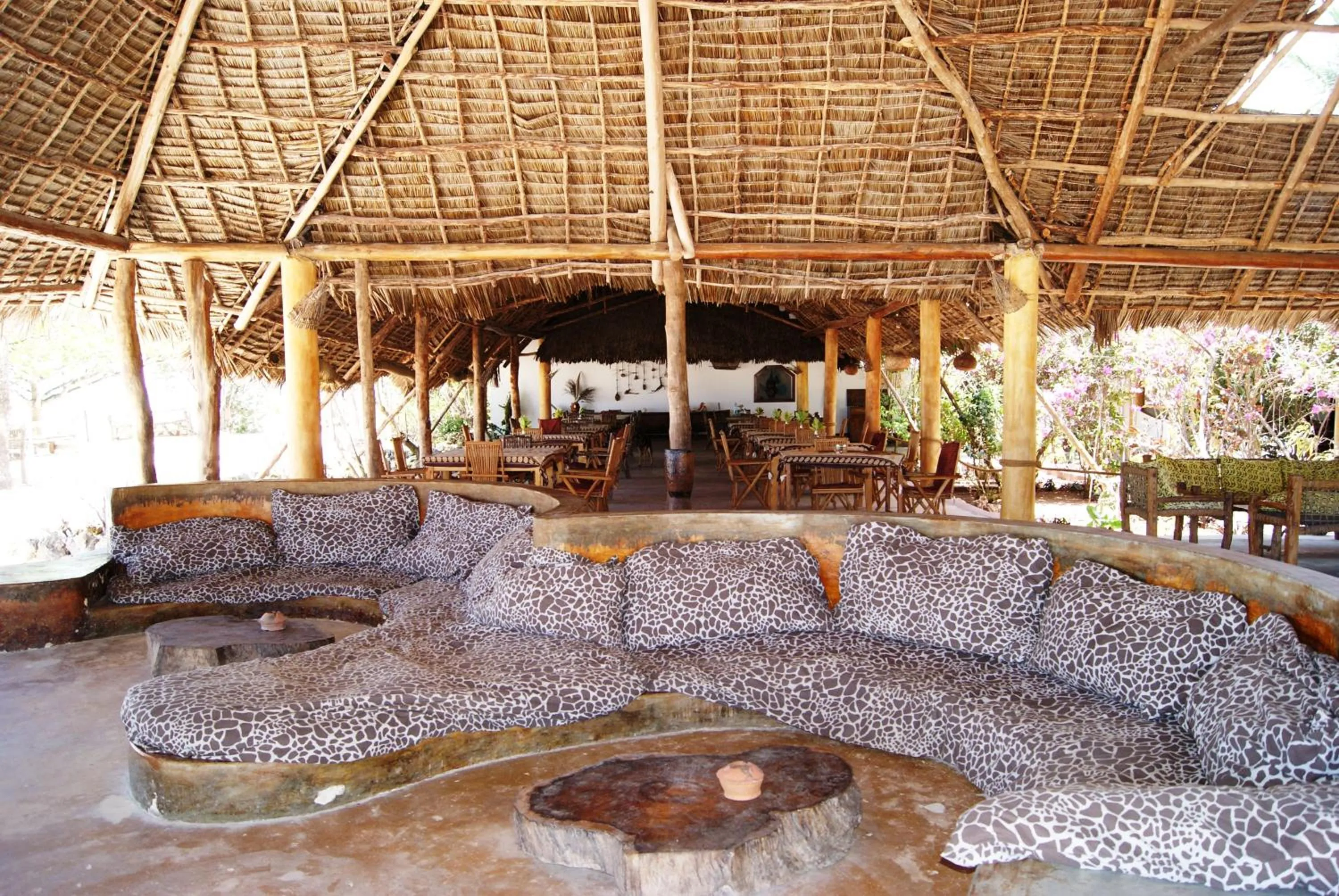 Restaurant/places to eat in Karamba Eco Boutique Hotel